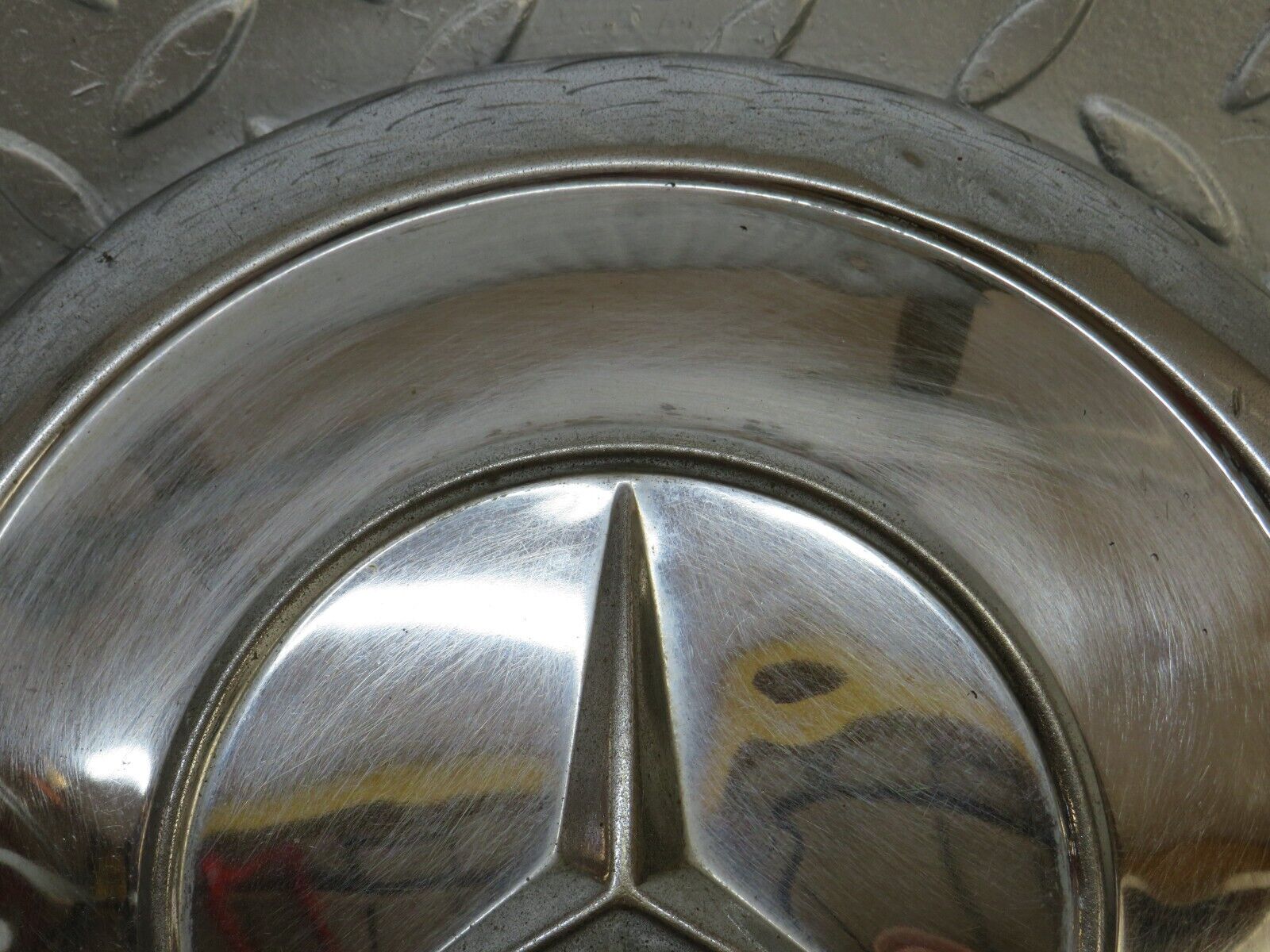 35761 Mercedes-Benz W108 Chrome Wheel Hub Cap