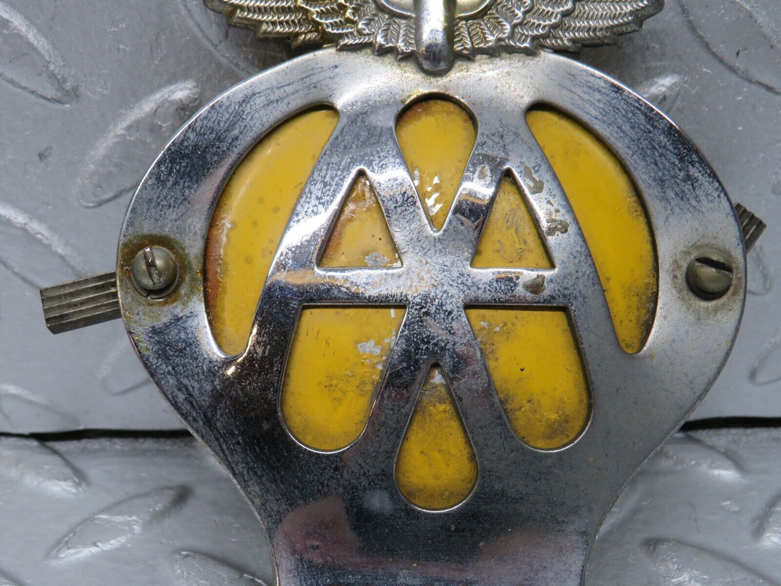 38172 AA / The Automobile Association Vintage Membership Badge 6C41462 (1962/63)