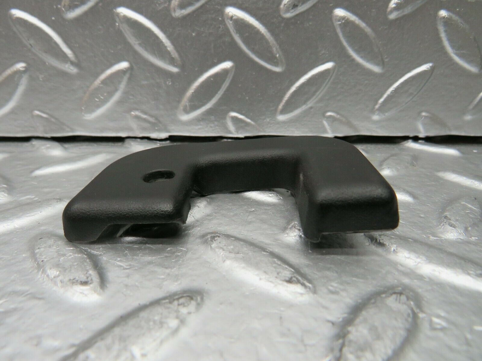 22626 Mercedes-Benz C124 E220 Coupe Right Door Lock Cover