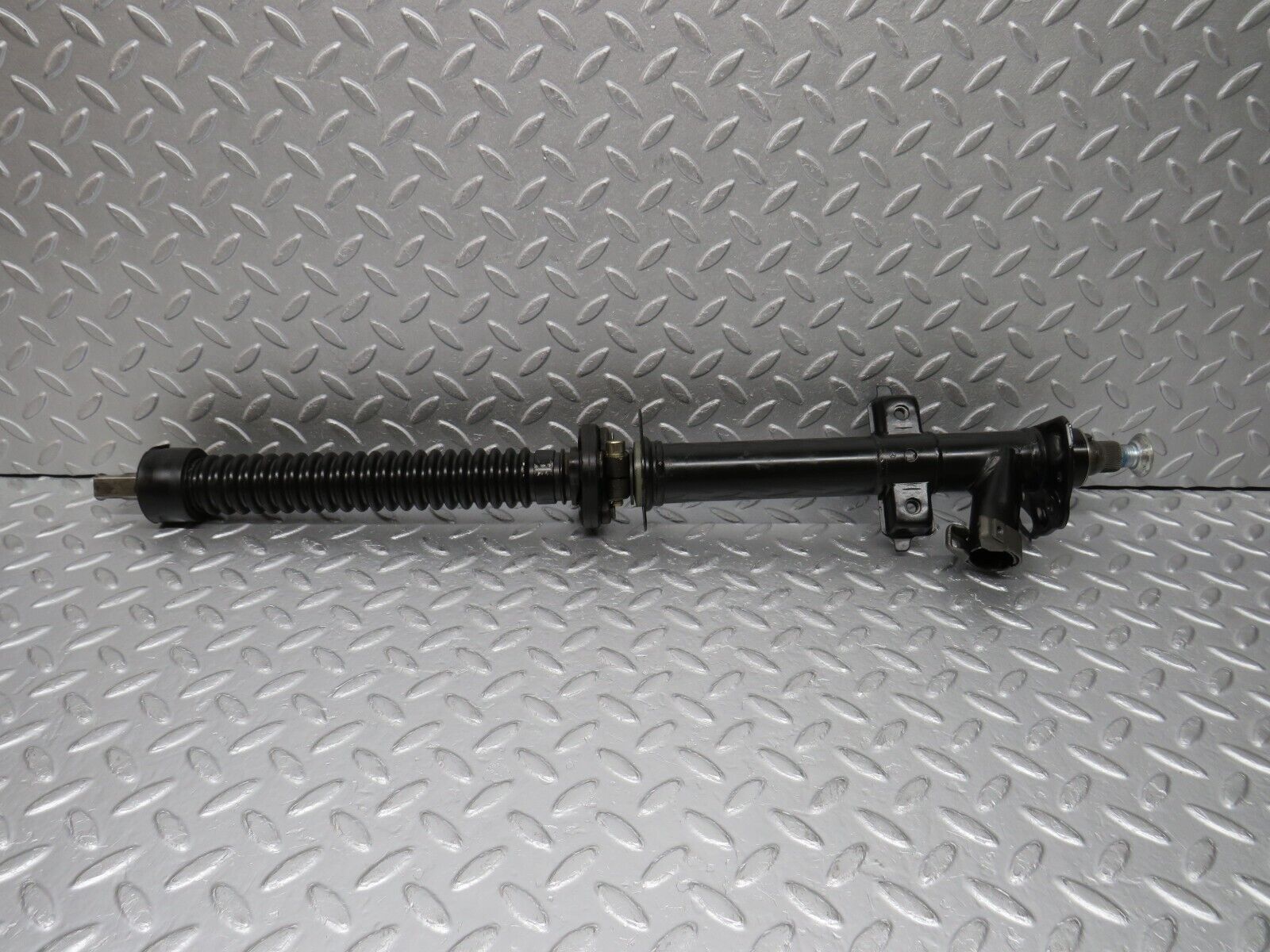 38767 Mercedes-Benz W201 190E 2.6L Steering Column