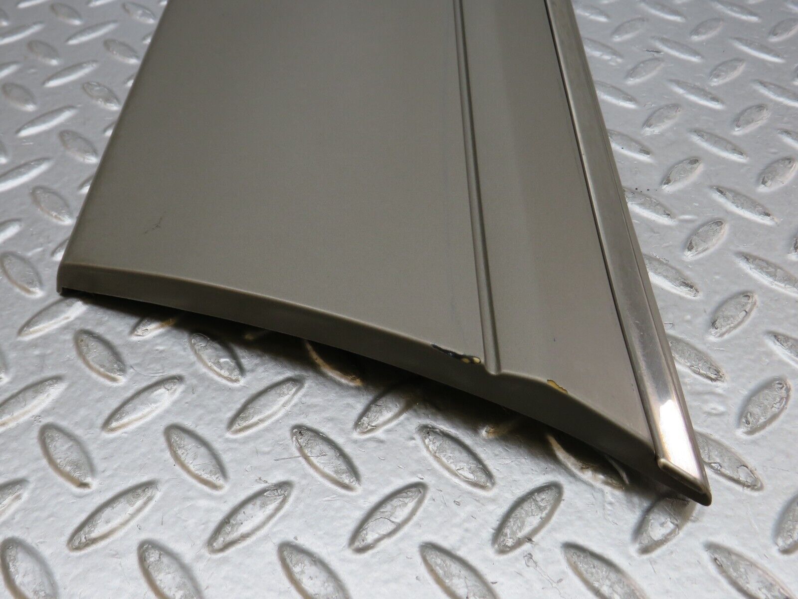 35966 Mercedes-Benz W126 420SE Rear Left Door Moulding Trim 1266903940