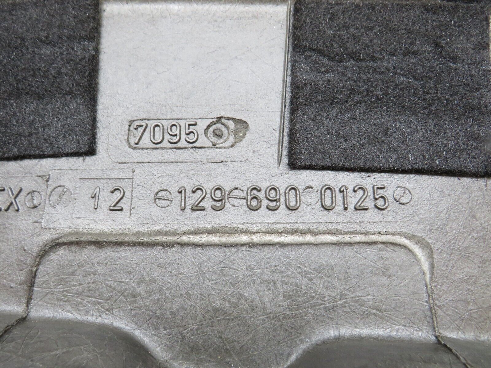 39346 Mercedes-Benz R129 320SL Coupe Roof Headlining Panel Grey 1296900225 1296900125