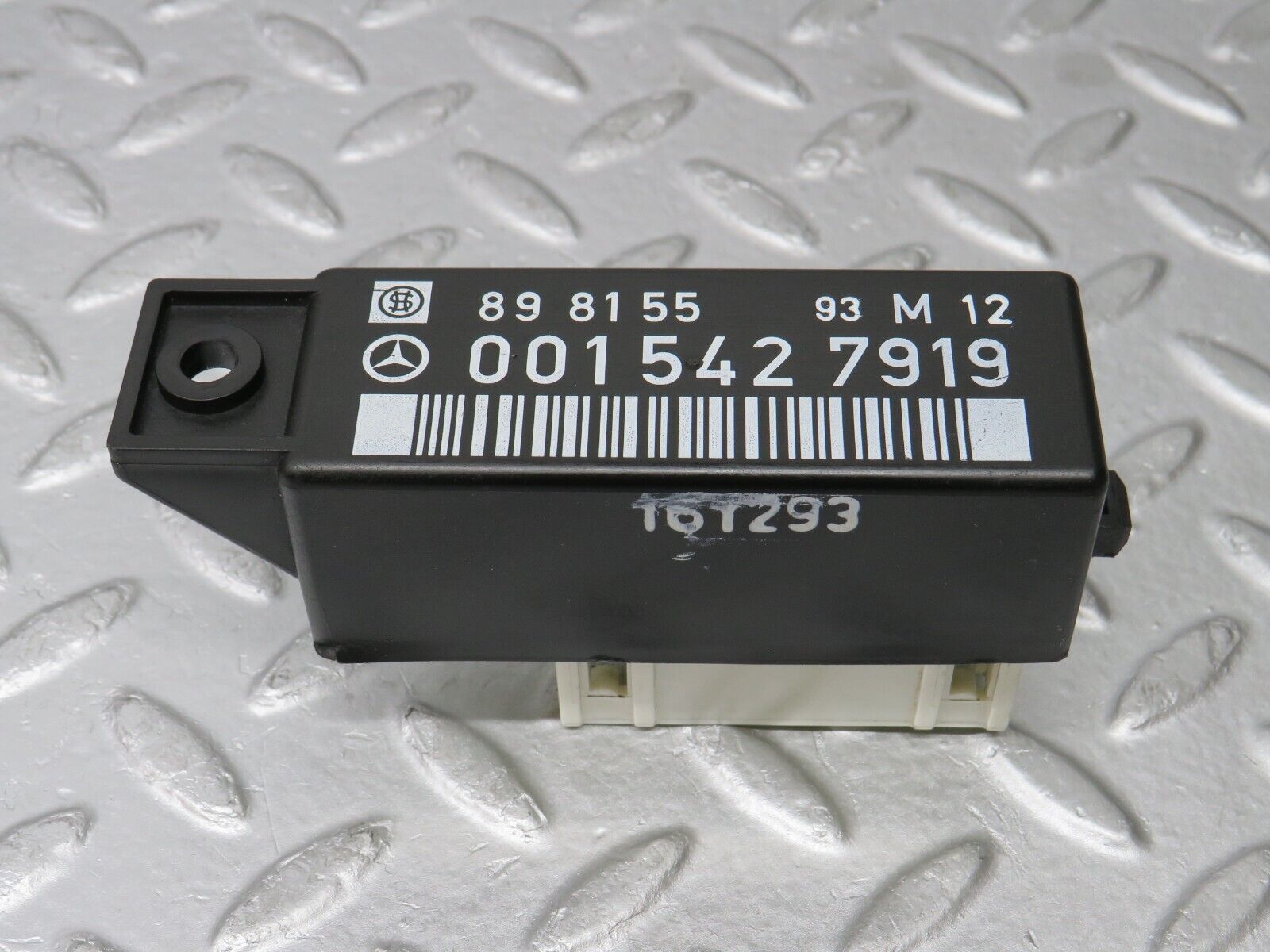 38327 Mercedes-Benz R129 280SL Coupe Windscreen Wiper Relay 0015427919