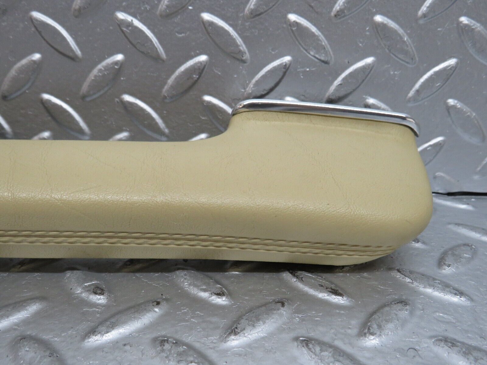 29655 Mercedes-Benz W123 230E Rear Left Interior Door Handle 1239701901