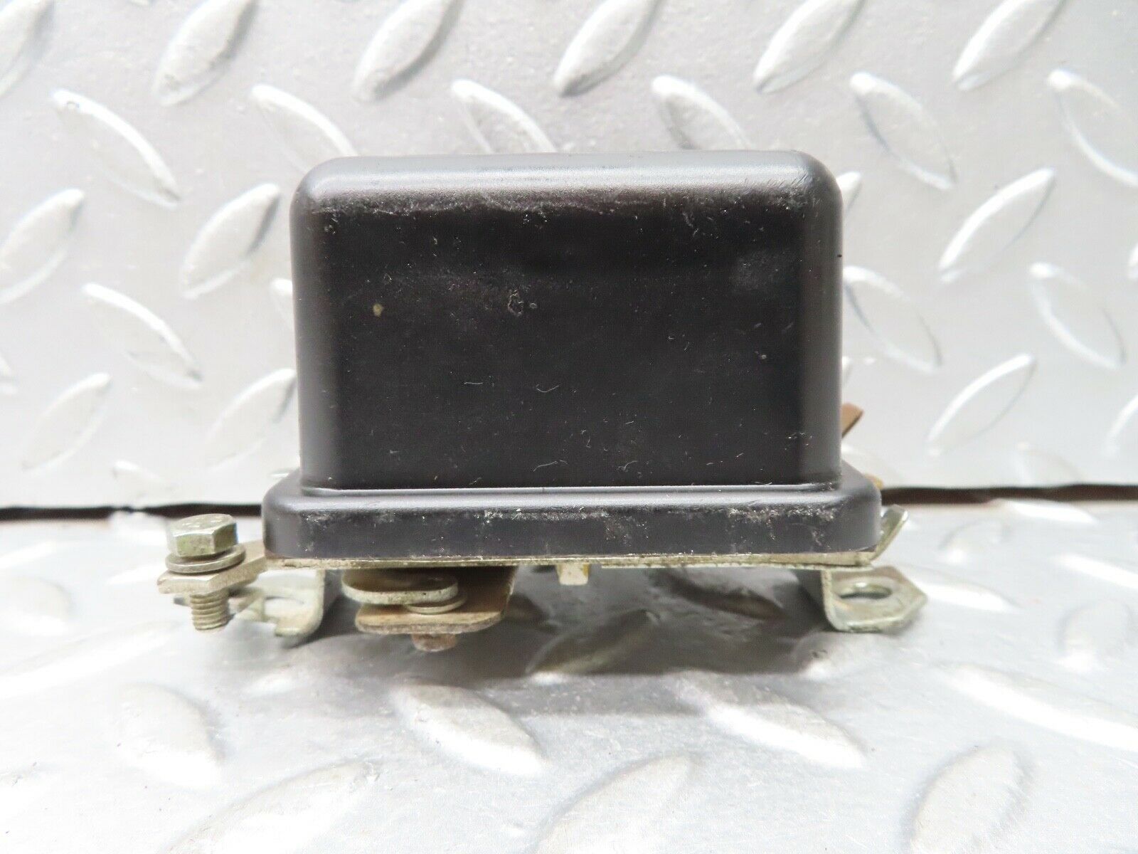 18875 Mercedes-Benz W121 190b Ponton Voltage Regulator Hüco 133503