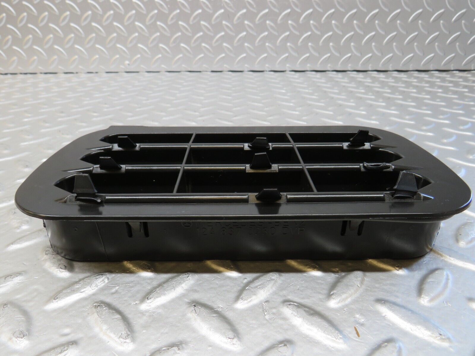 25728 Mercedes-Benz W124 280E Rear Air Intake Vent Left 1248370230