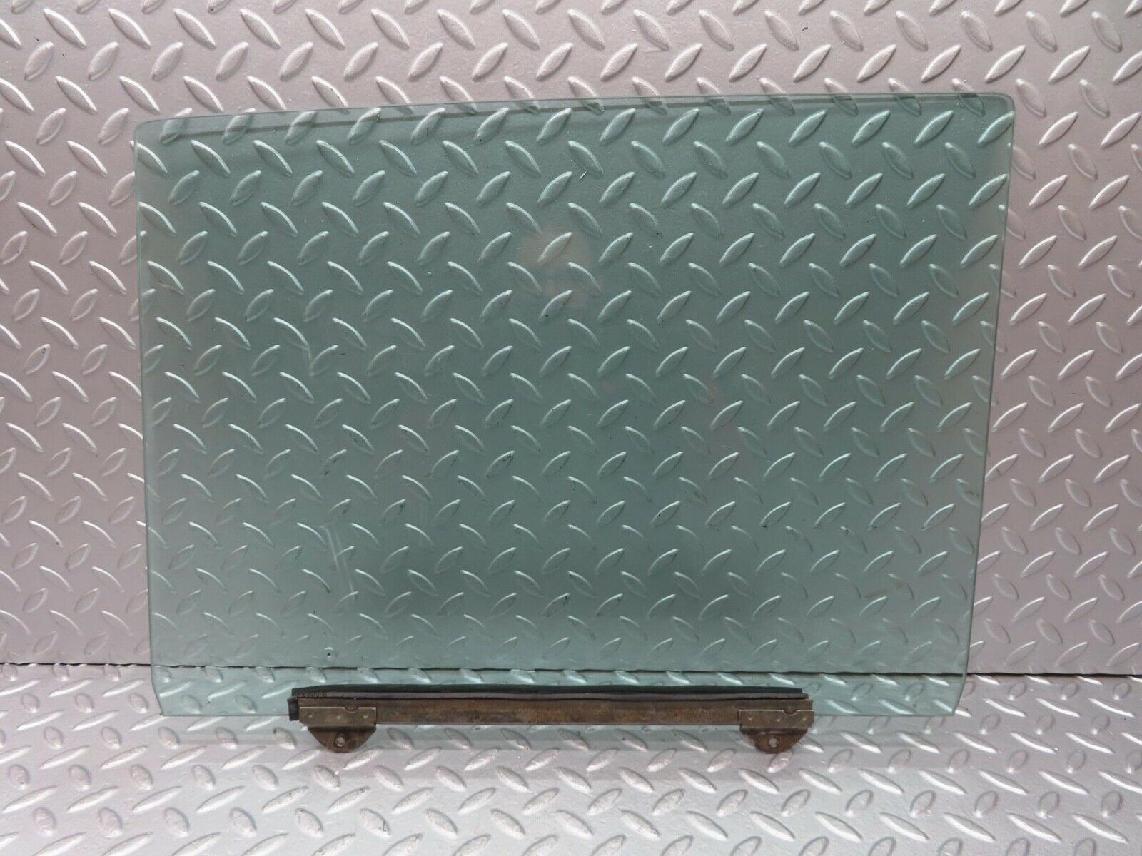 13081 Mercedes-Benz W111 220S Rear Right Door Window Glass