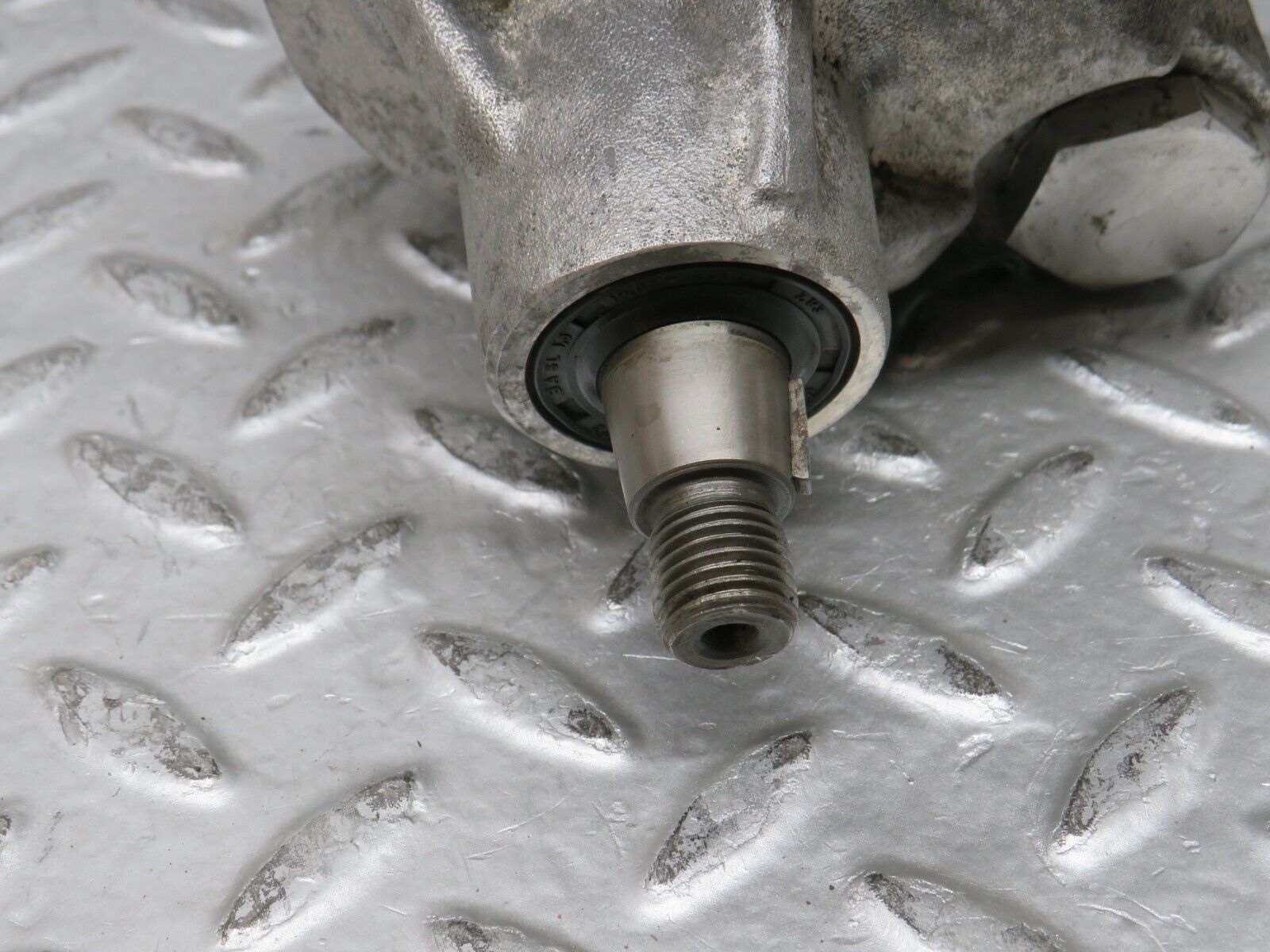 28121 Mercedes-Benz W123 280E Power Steering Pump 1164602480 7672900424