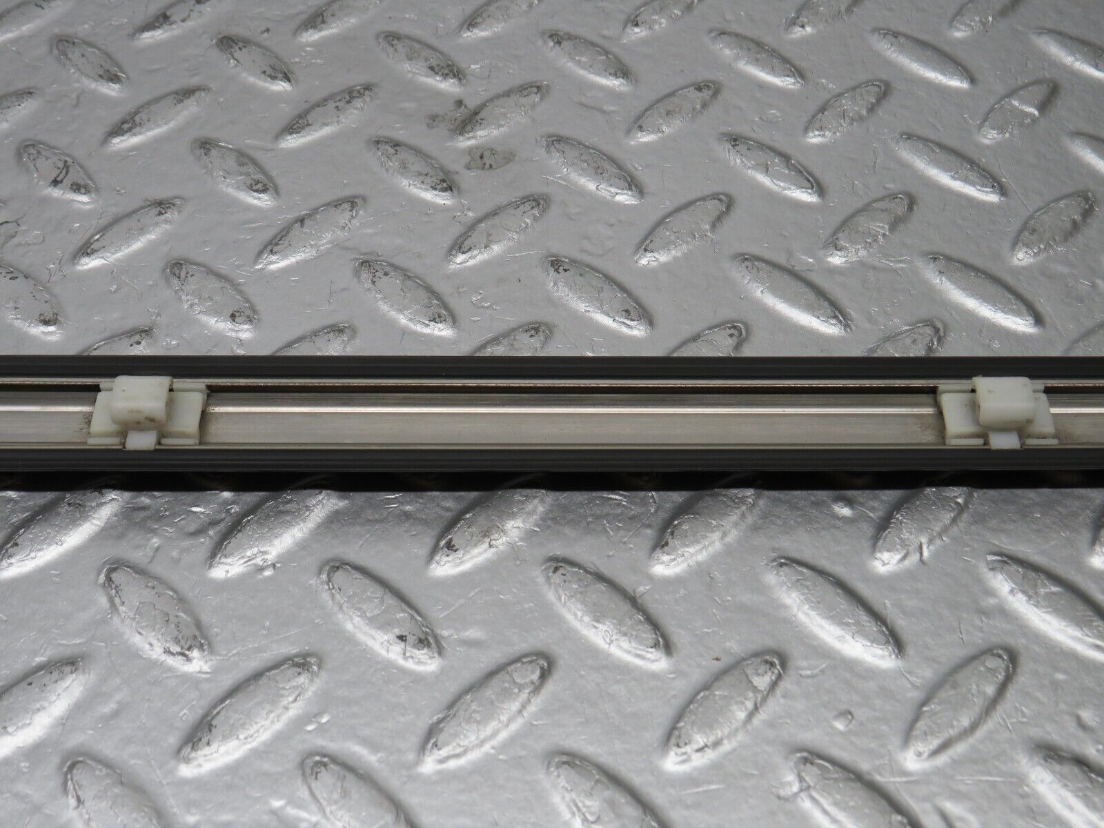 33849 Mercedes-Benz W201 190E 2.0L Rear Left Door Centre Moulding Trim