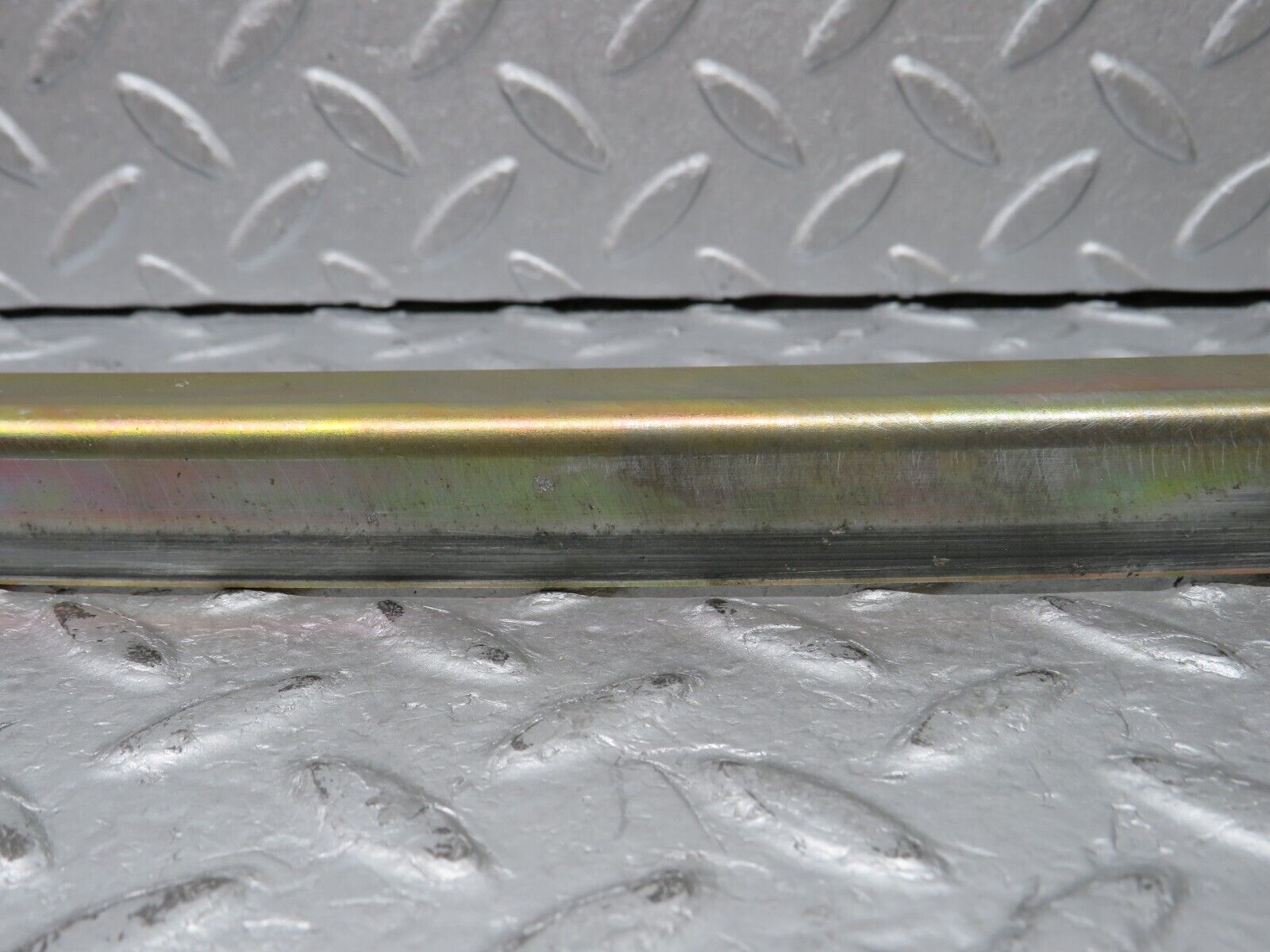 36864 Mercedes-Benz C126 420SEC Coupe Right Door Window Channel