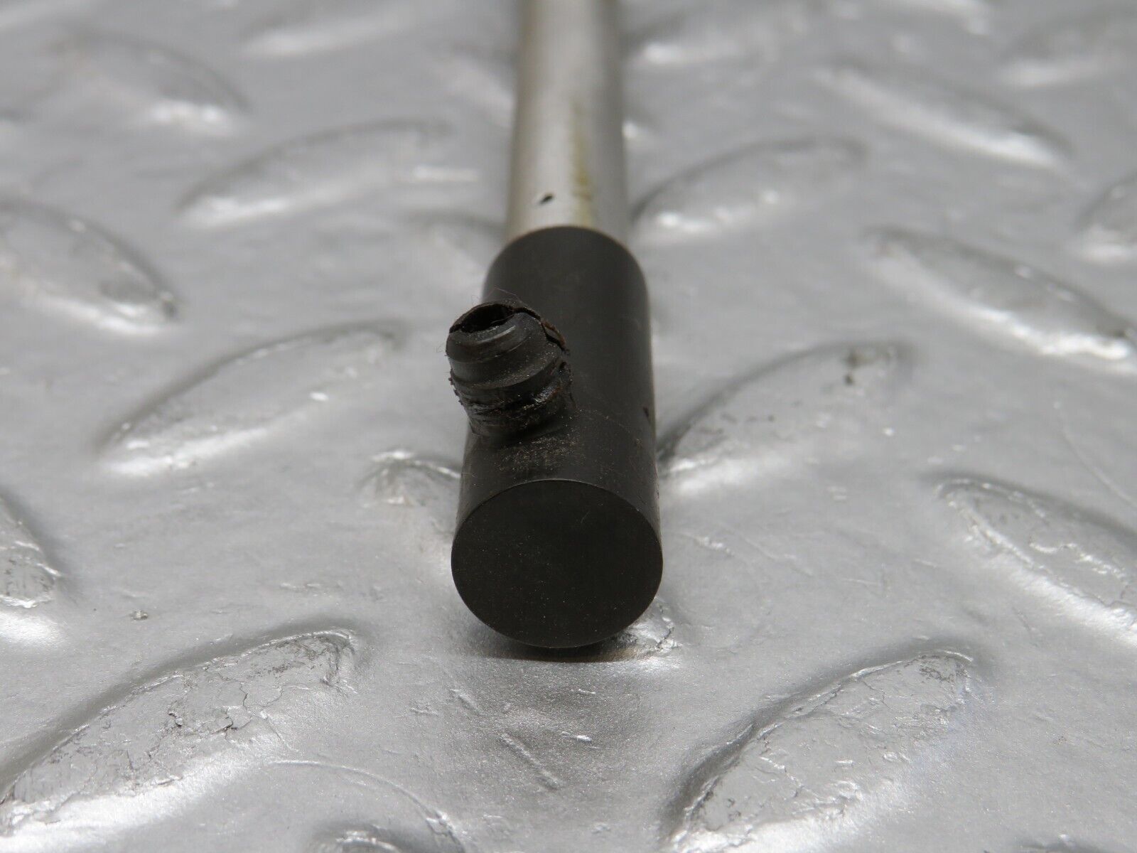 34549 Mercedes-Benz C126 380SEC Coupe Camshaft Oil Tube