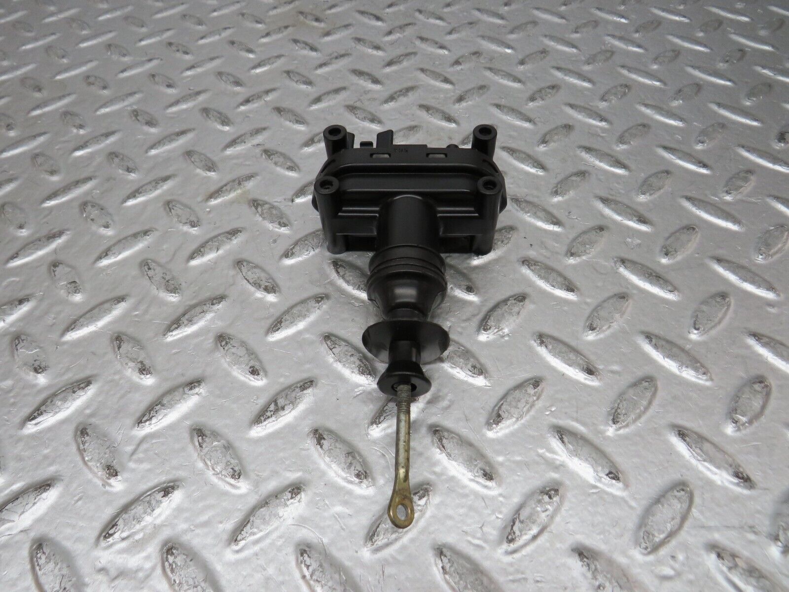 27497 Mercedes-Benz S124 300TE Wagon Door Lock Vacuum Actuator Rear Left