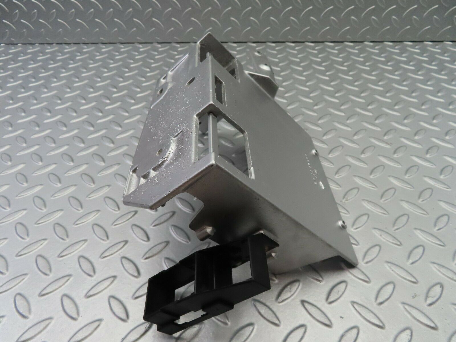 6767 Mercedes-Benz S124 E220 Wagon Engine Control Unit Tray Bracket 1245404973