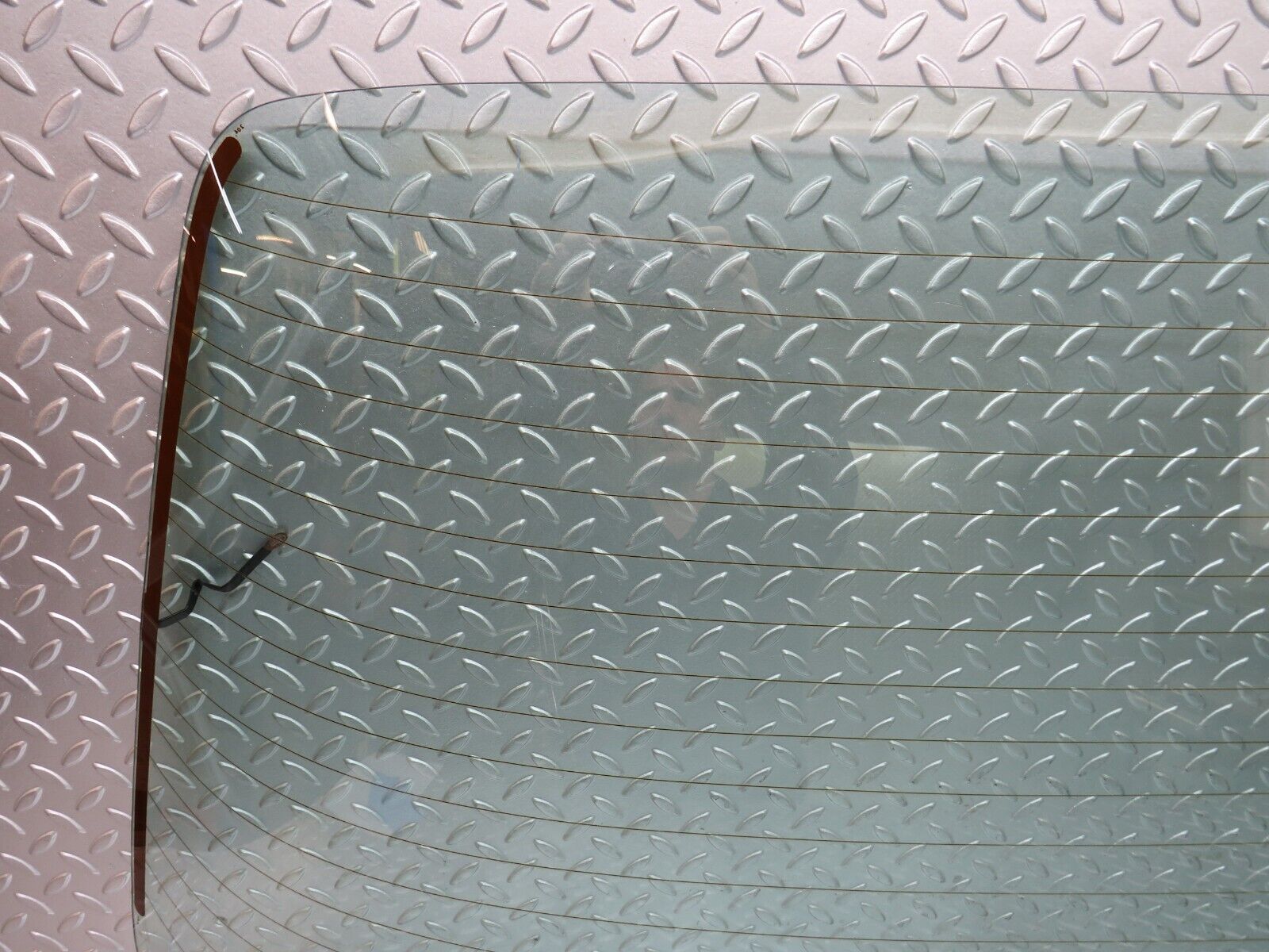 28110 Mercedes-Benz W123 280E Rear Heated Windscreen Glass