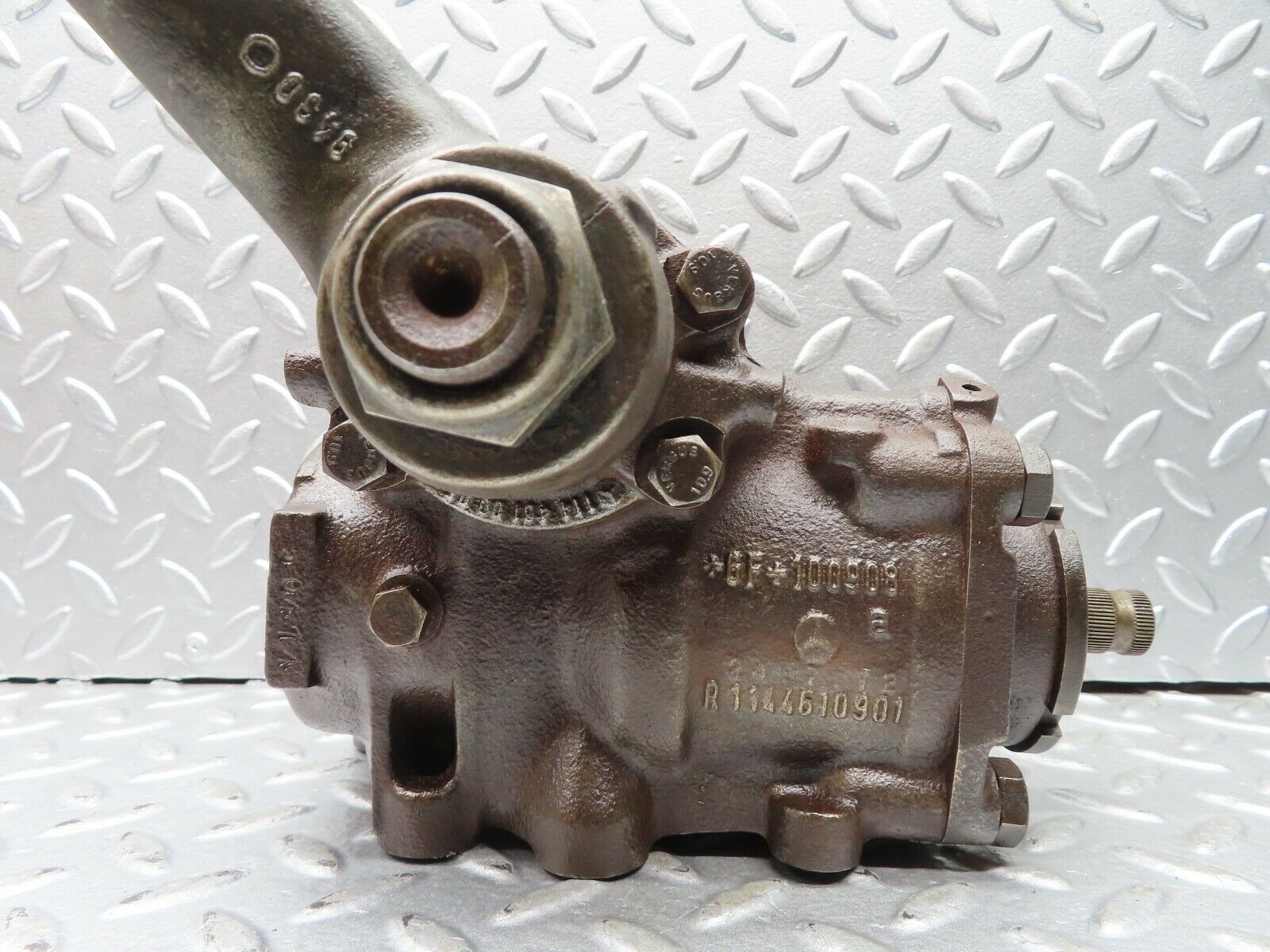 20417 Mercedes-Benz W114 280CE Coupe Steering Box Steering Rack 1144610901