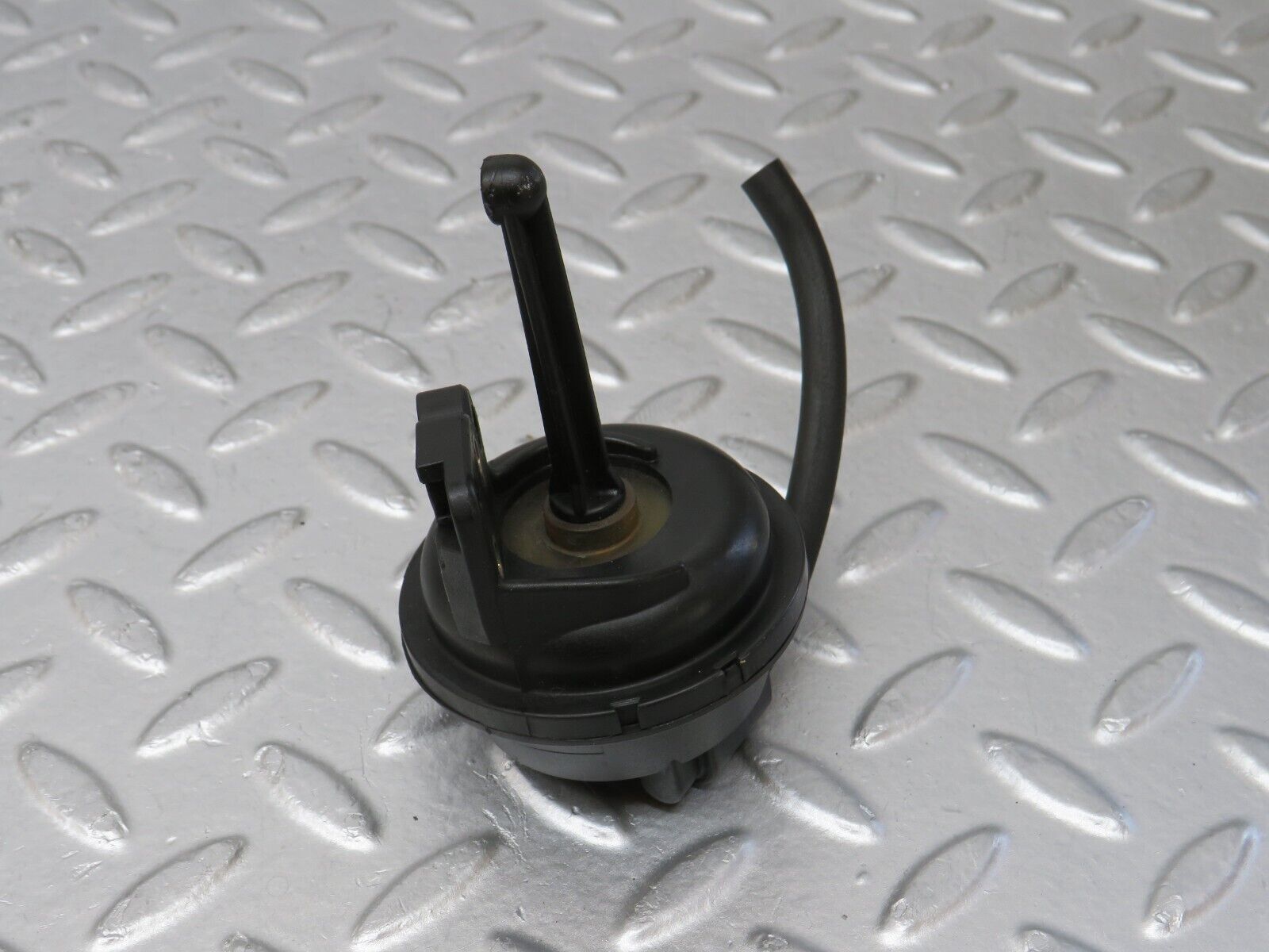 35064 Mercedes-Benz W210 320E Vacuum Valve 1121410069