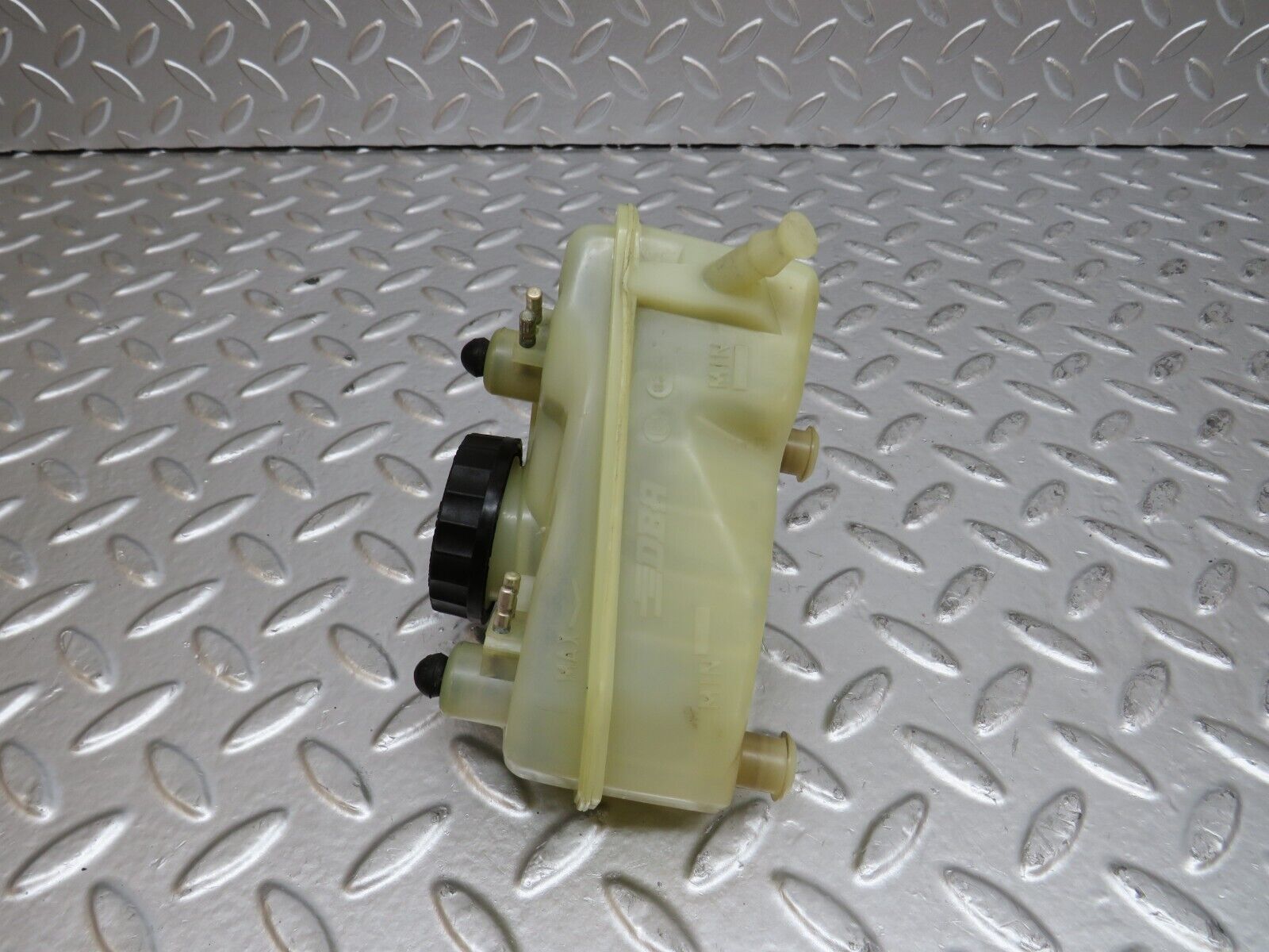 25405 Mercedes-Benz W123 200 Brake Fluid Reservoir Tank DBA