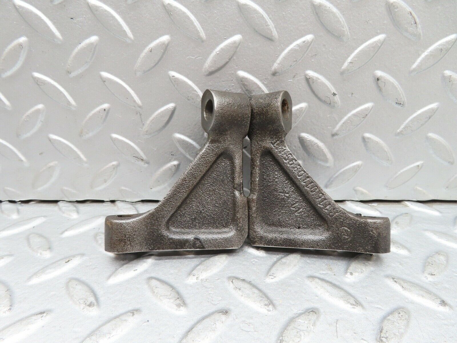 17873 Mercedes-Benz W116 450SEL Engine Mount Bracket Pair 1160110995