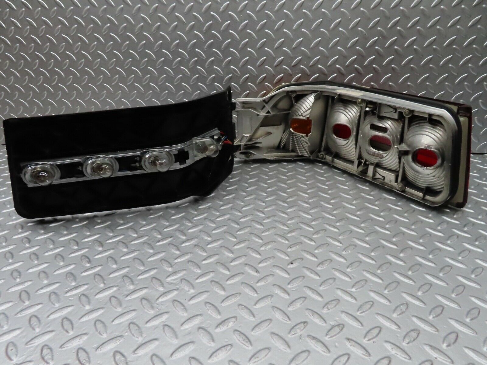 19884 Mercedes-Benz R129 300SL Coupe Tail Light Right Side