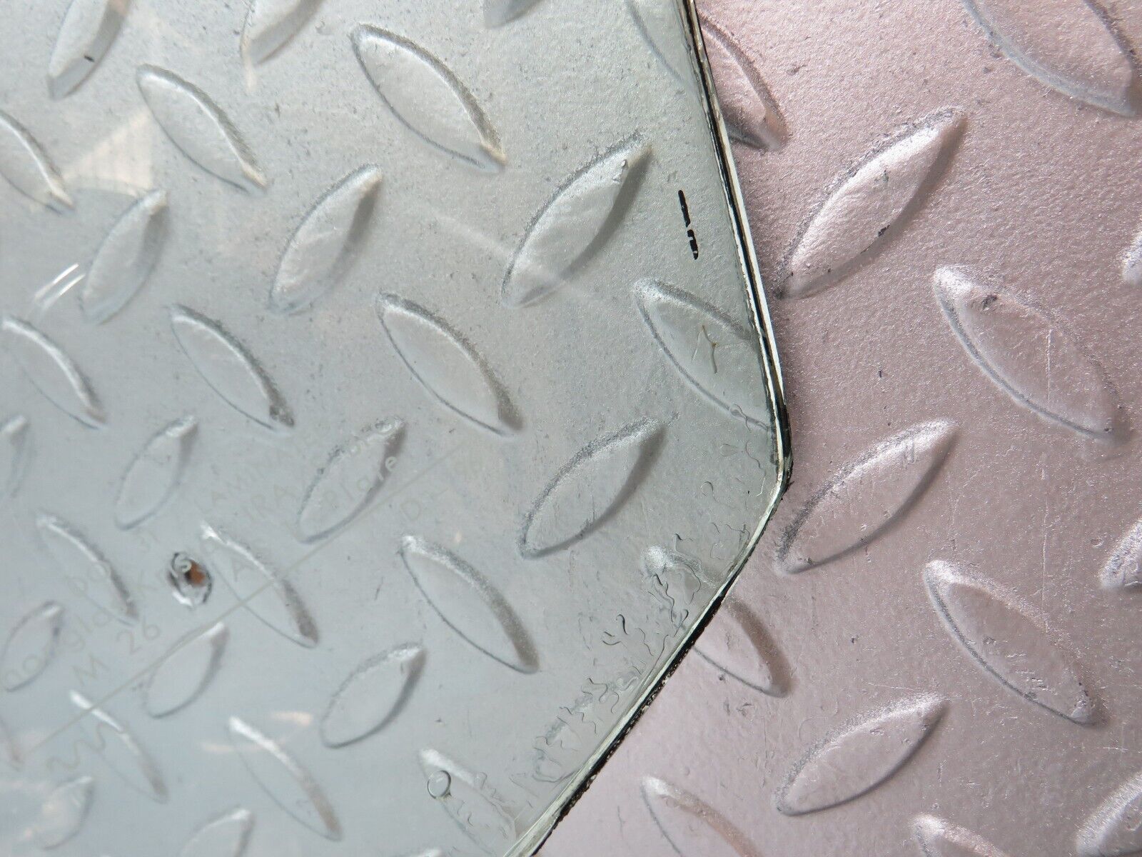 37519 Mercedes-Benz W109 300SEL Front Windscreen