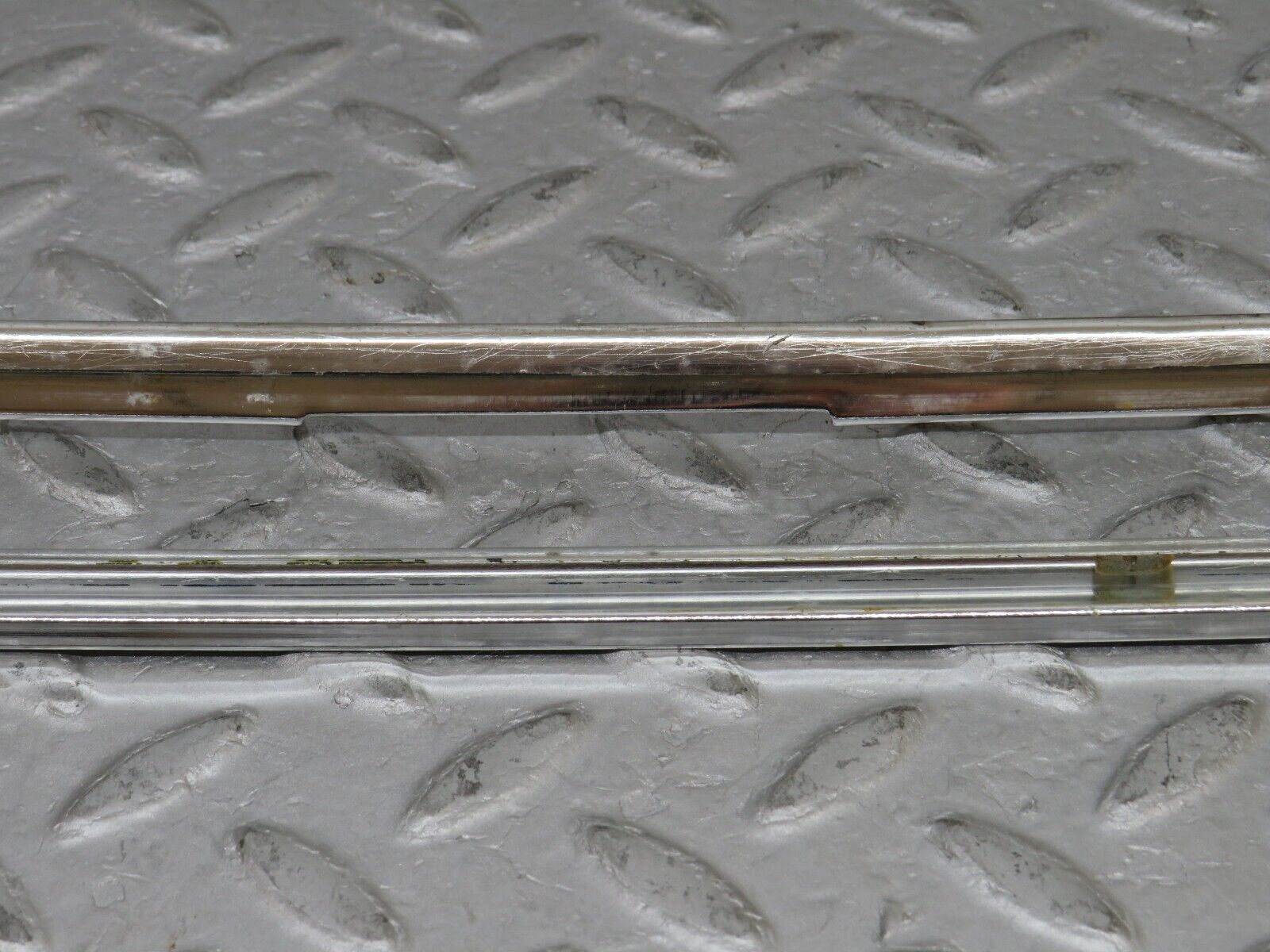 35868 Mercedes-Benz W108 Front Right Door Chrome Trim Pair