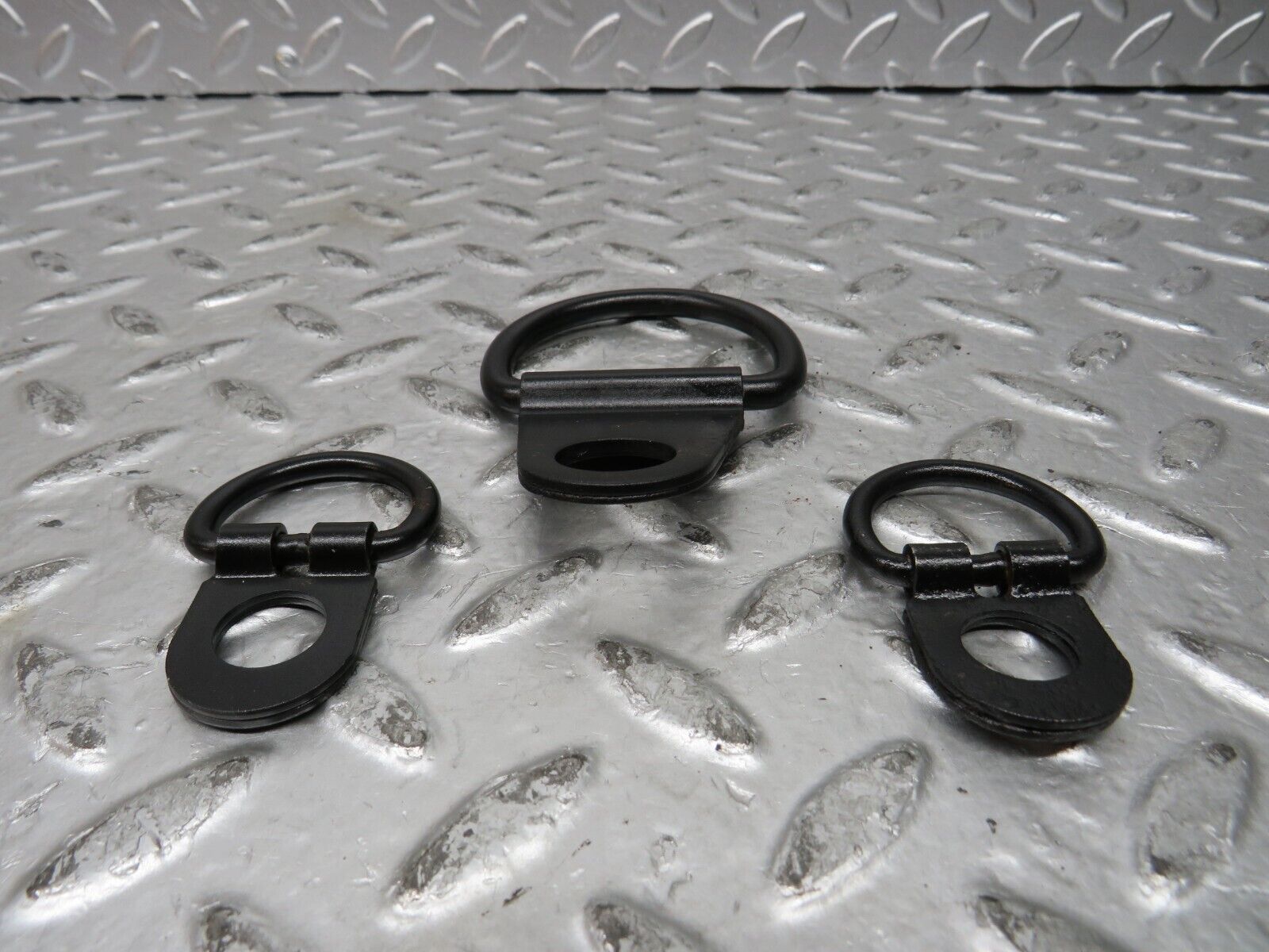 27735 Mercedes-Benz S124 300TE Wagon Trunk Cargo Hook Clip Set