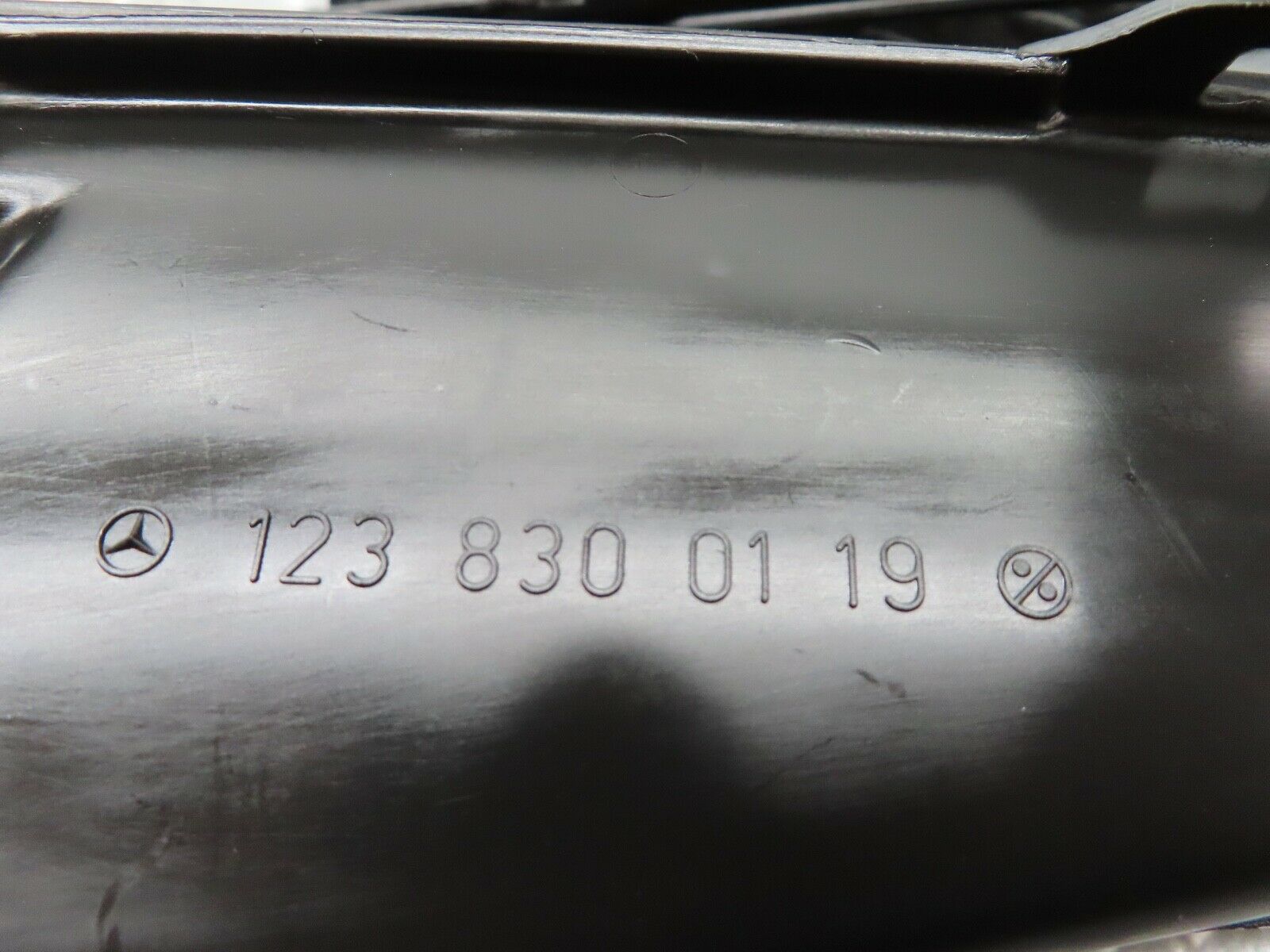 17926 Mercedes-Benz W123 200 Air Duct Vent Left And Right Side 1238300119