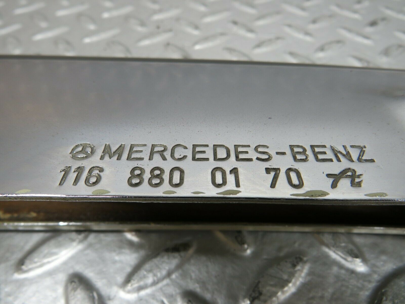 23240 Mercedes-Benz W116 350SE Front Left Upper Bumper Corner 1168800170