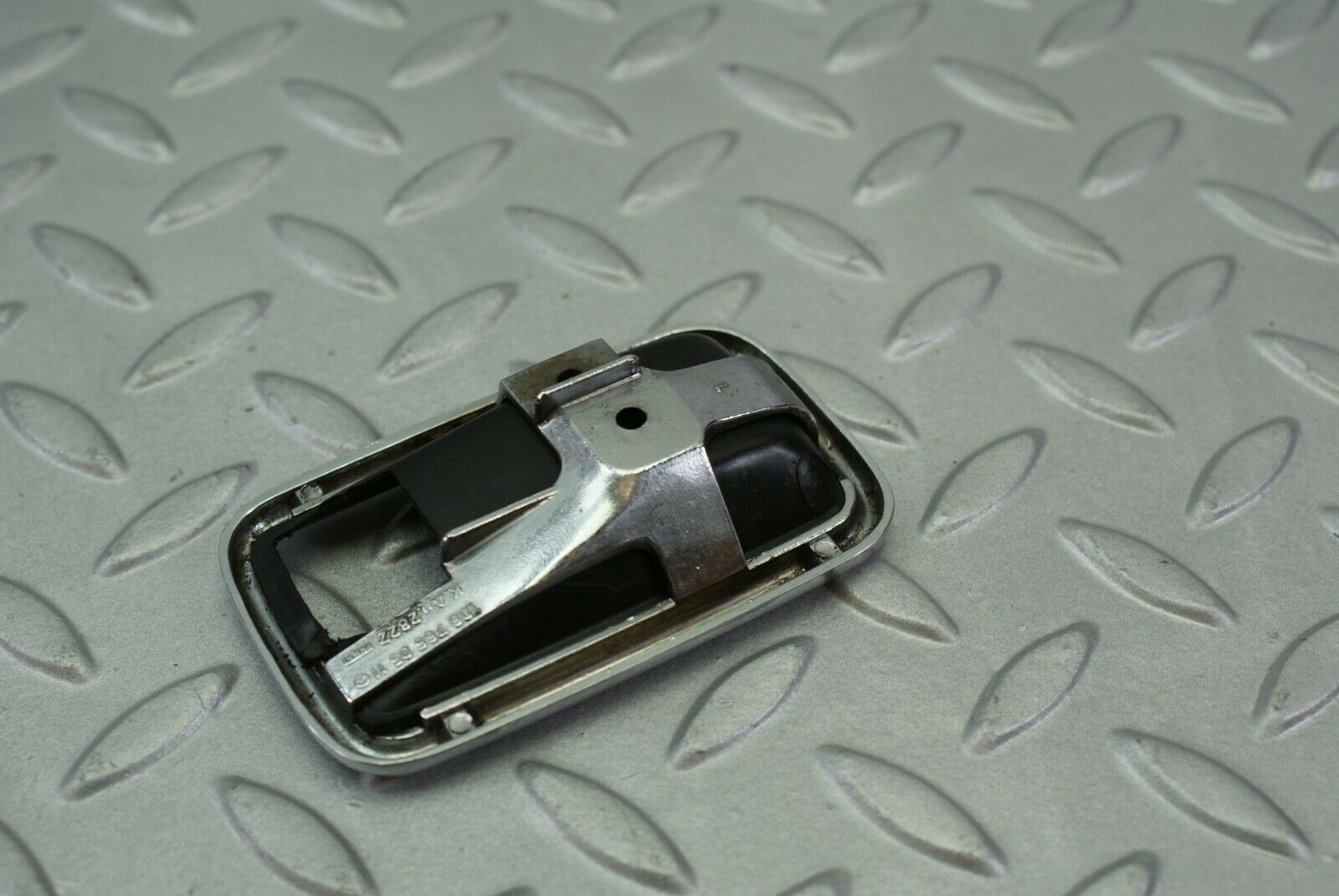 3184 Mercedes-Benz W115 220D Chrome Frame For Door Handle Left 1087660511