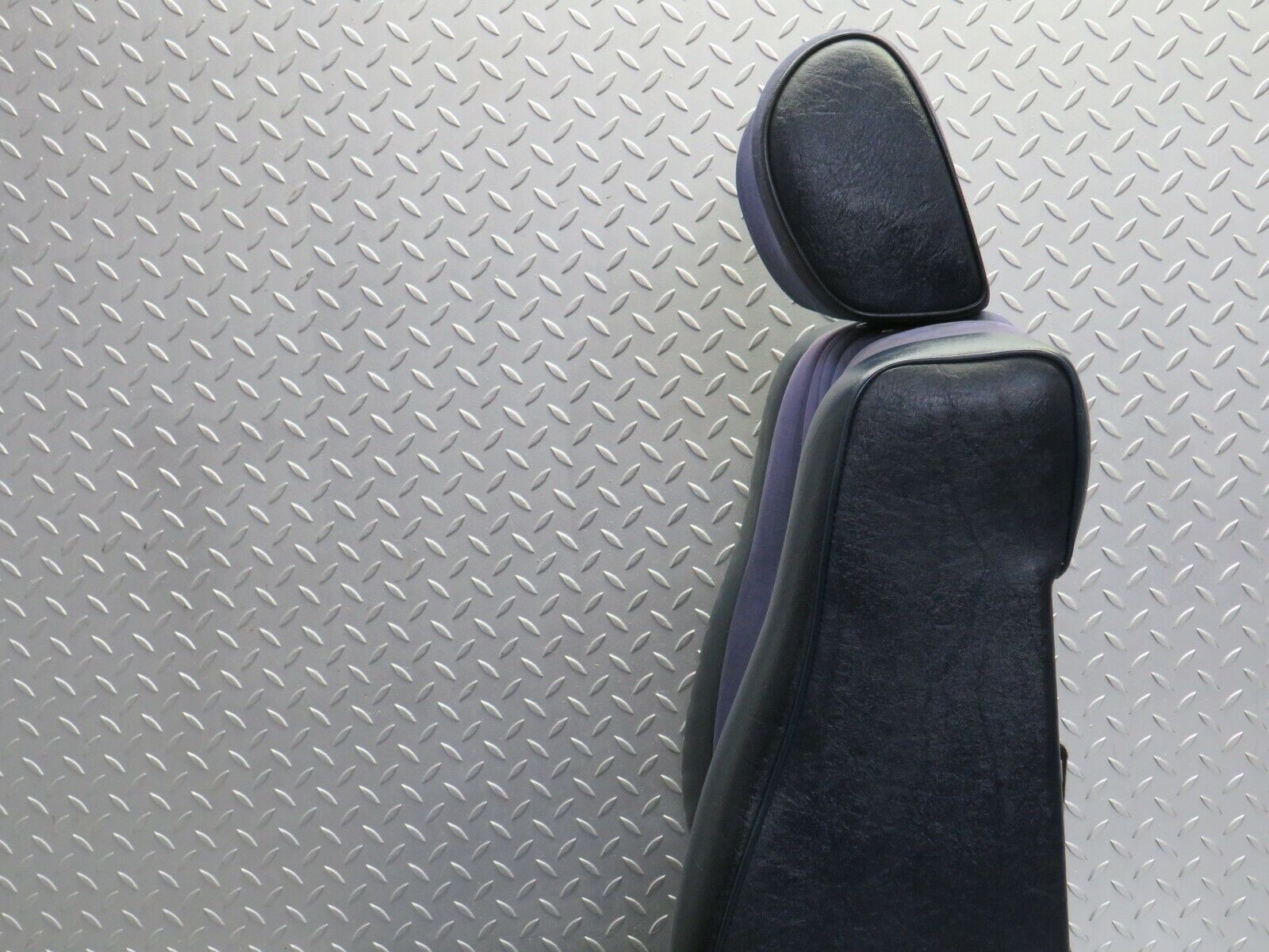 23041 Mercedes-Benz C123 230CE Coupe Front Right Seat Blue Half Leather