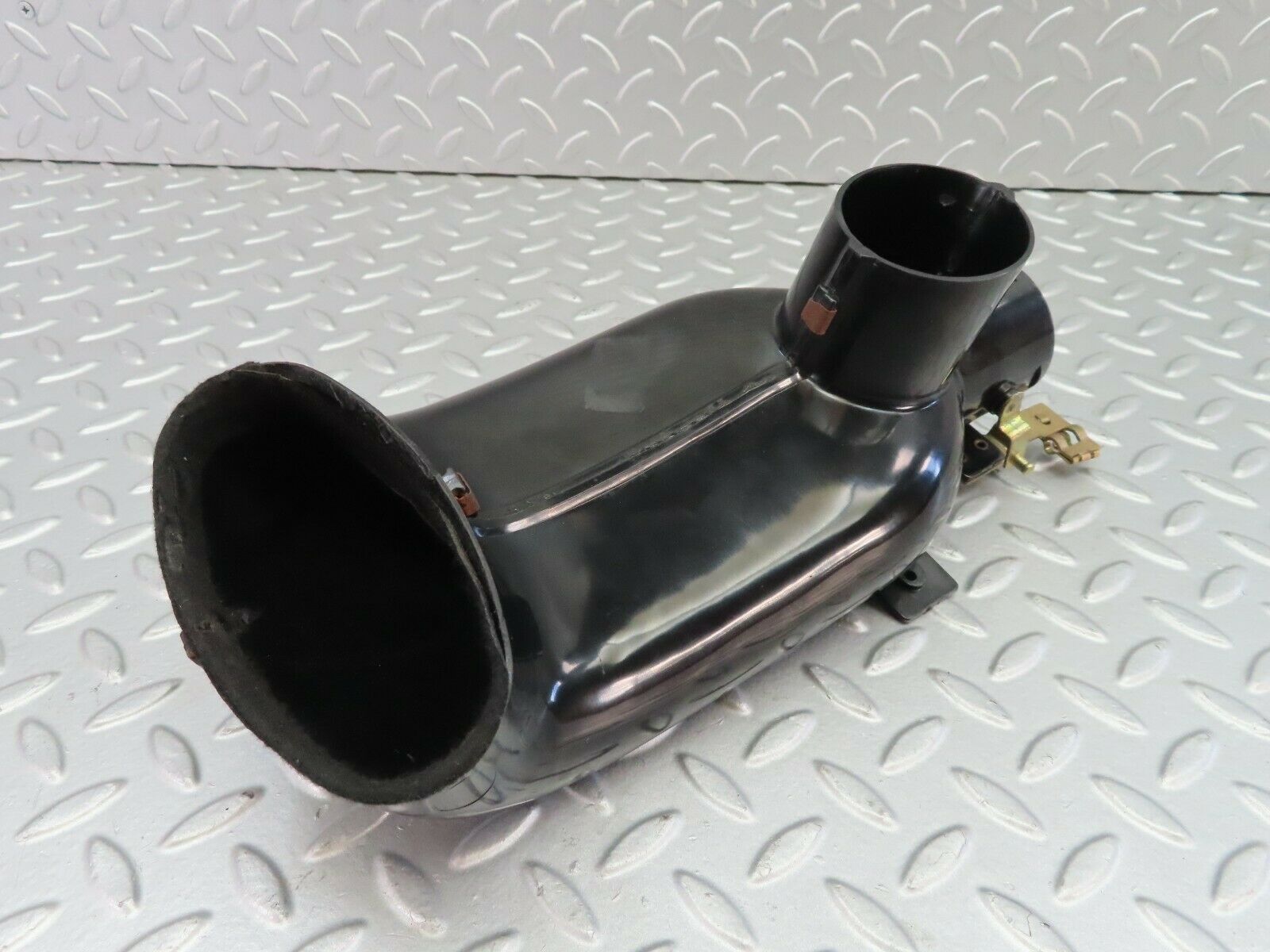 7217 Mercedes-Benz C107 350SLC Coupe Heater Air Duct Left