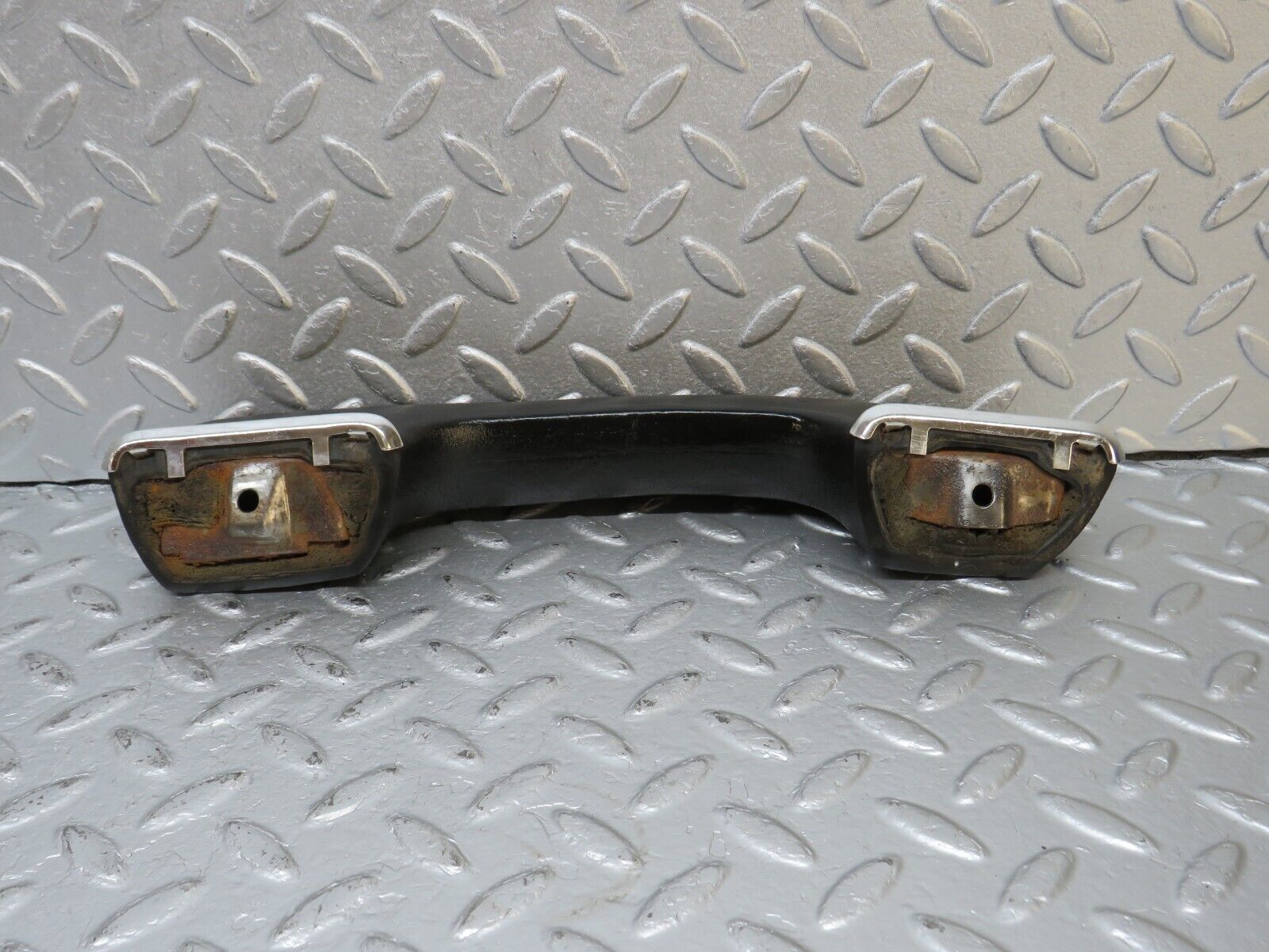 40553 Mercedes-Benz W123 300D Front Right Interior Door Handle Black 1239702001