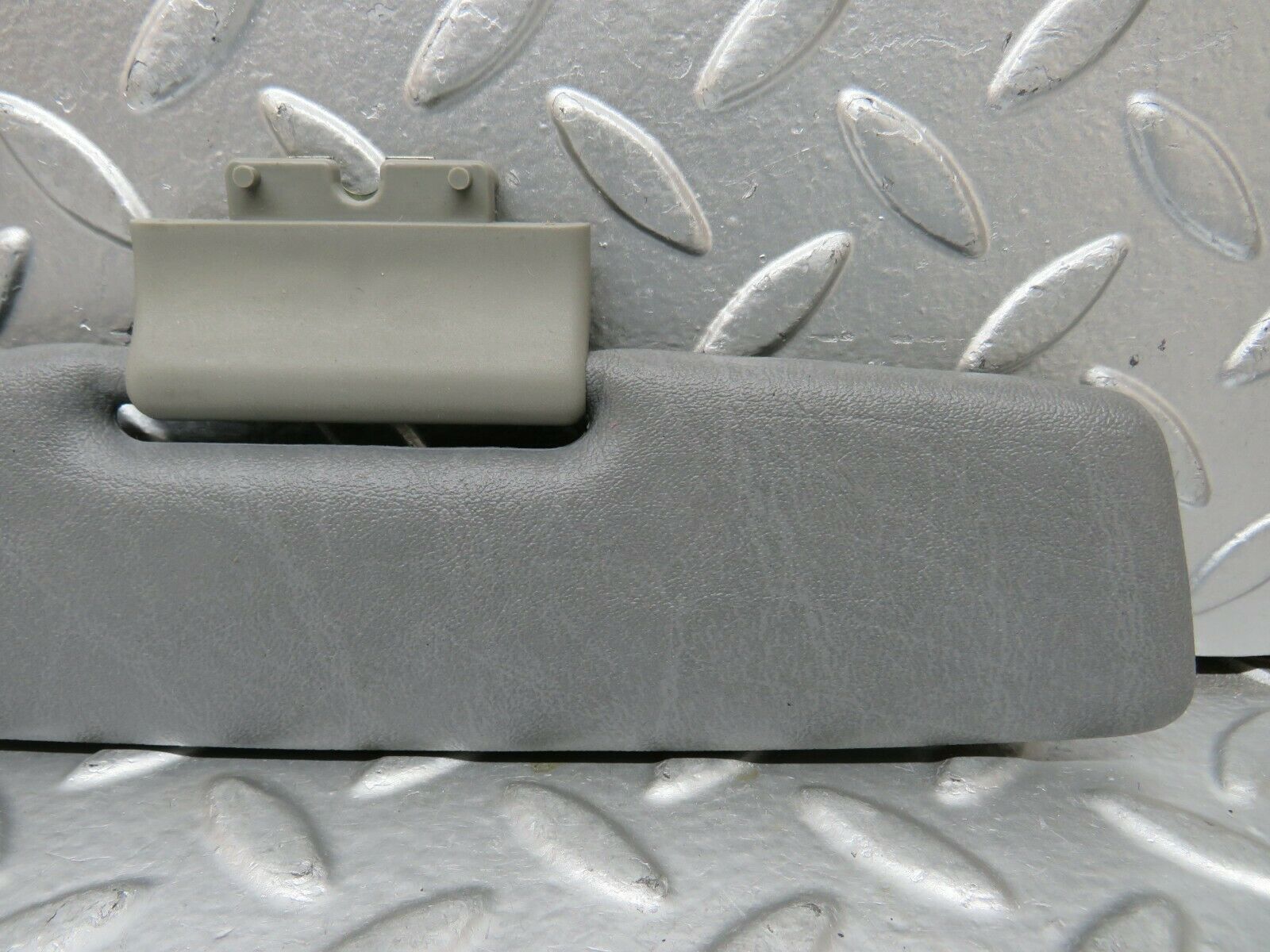 24347 Mercedes-Benz S124 220TE Wagon Middle Sun Visor