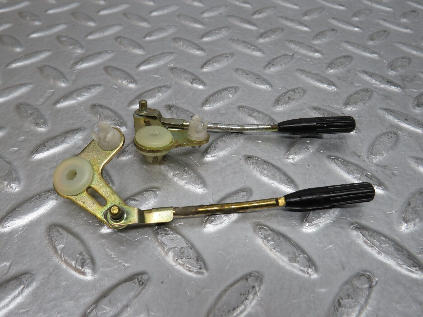 29381 Mercedes-Benz W124 230E Rear Door Lock Knob Pair