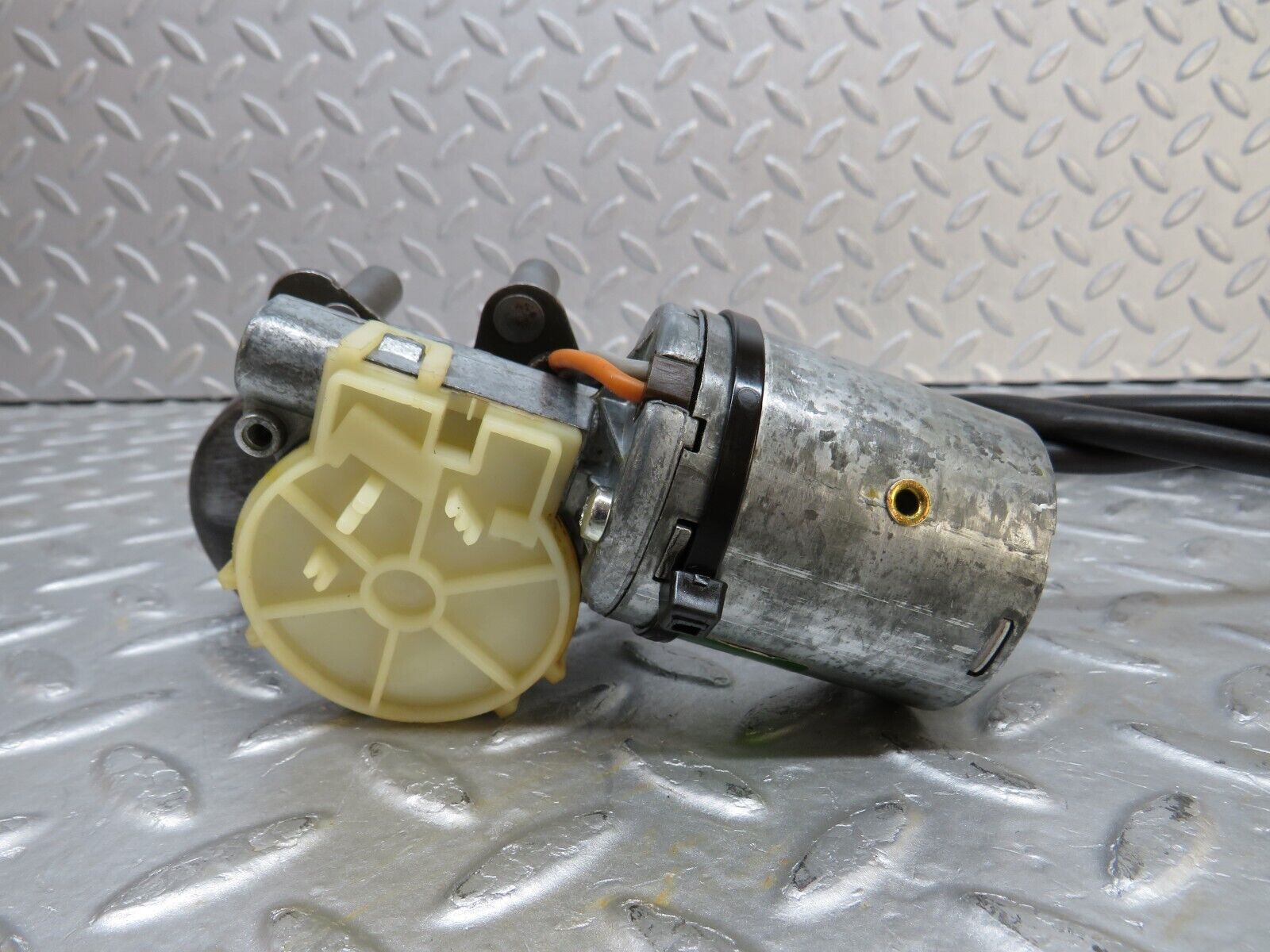 37063 Mercedes-Benz C126 420SEC Coupe Front Left Seat Backrest Adjustment Motor 0390216690