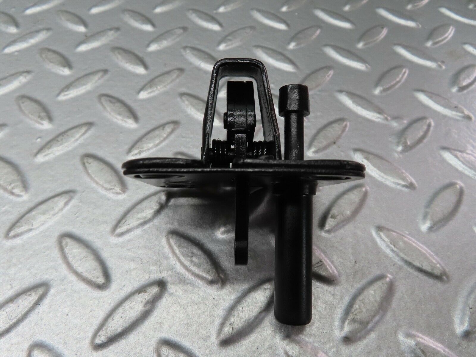 19202 Mercedes-Benz W123 300D Bonnet Lock Latch