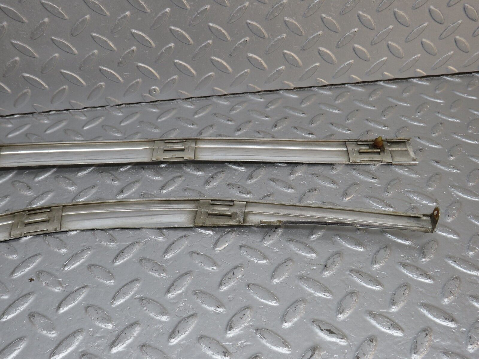 40492 Mercedes-Benz W110 230 Rear Windscreen Chrome Frame