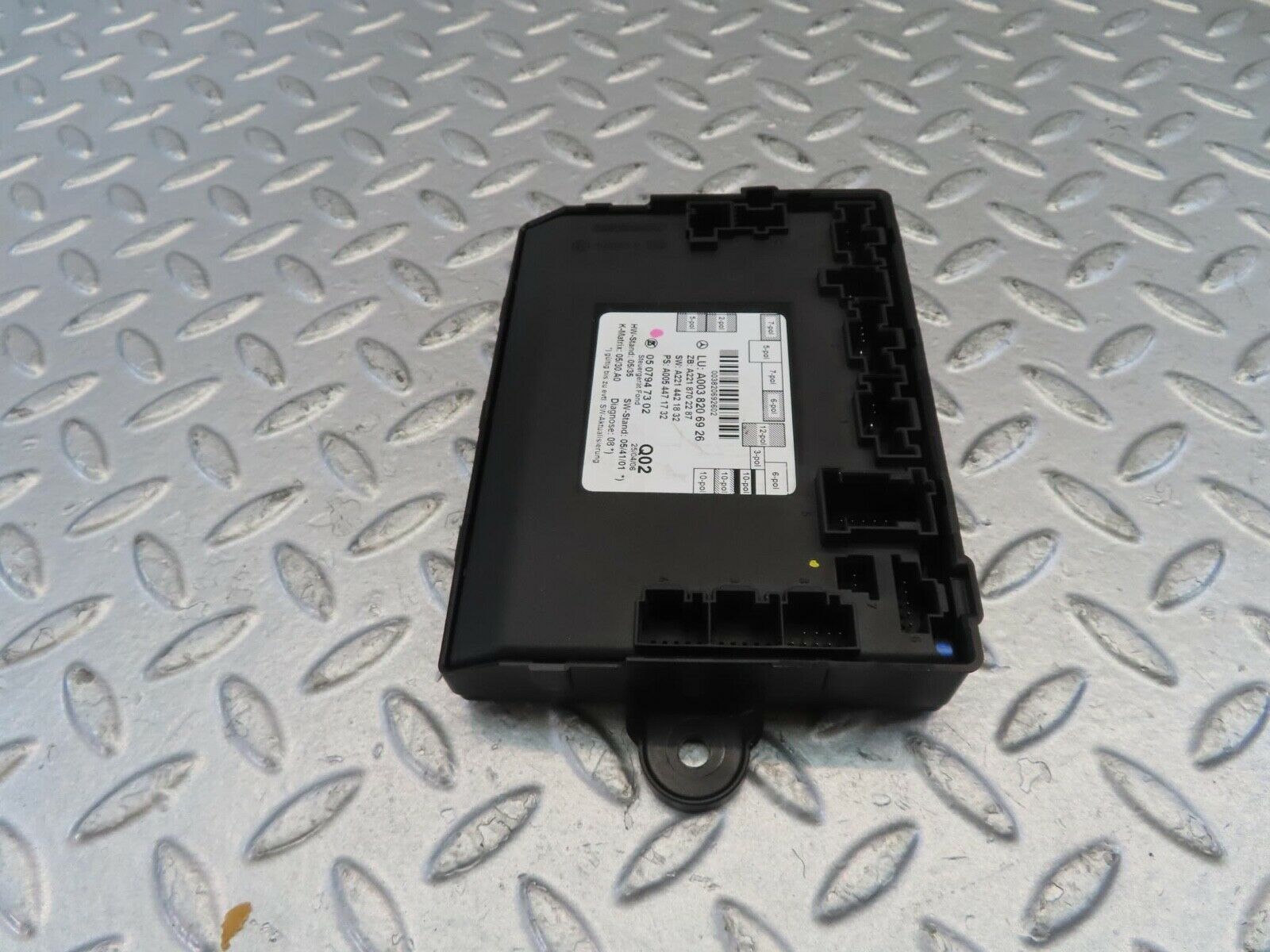 11083 Mercedes-Benz W221 S320 Rear Door Control Unit 2218702287