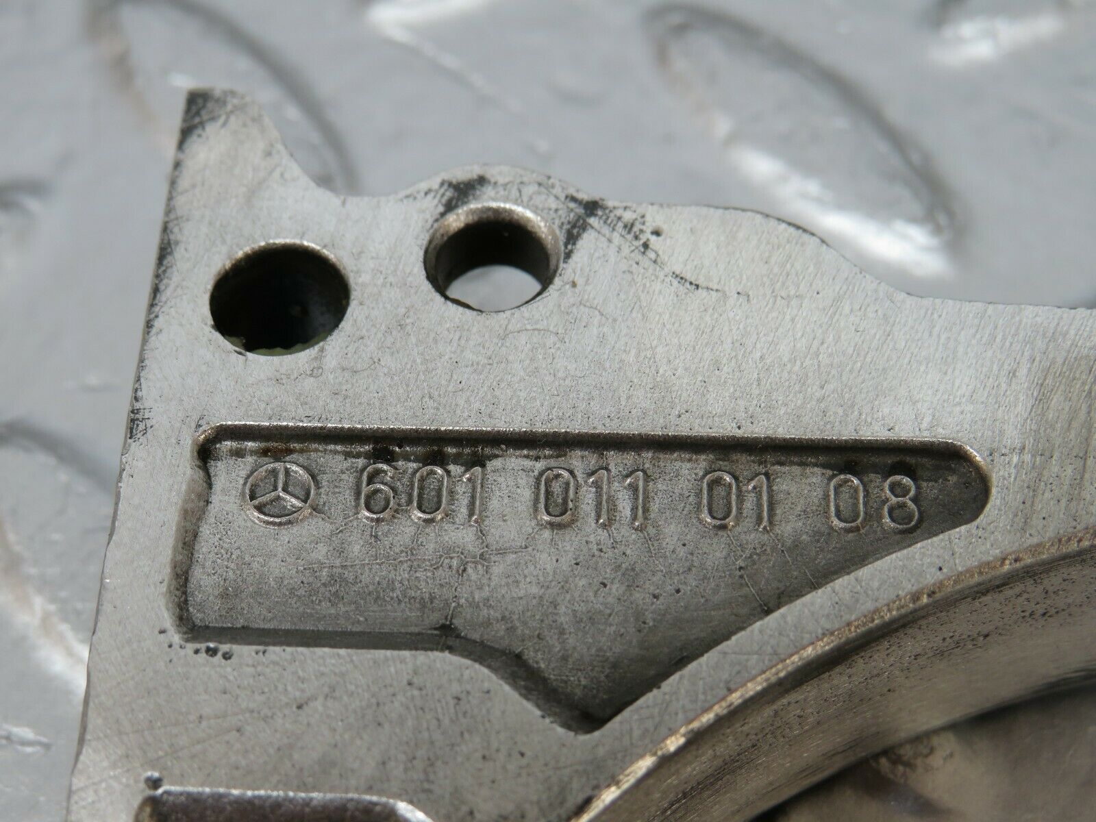 24384 Mercedes-Benz S124 220TE Wagon Crankshaft Rear Sealing Cover 6010110108