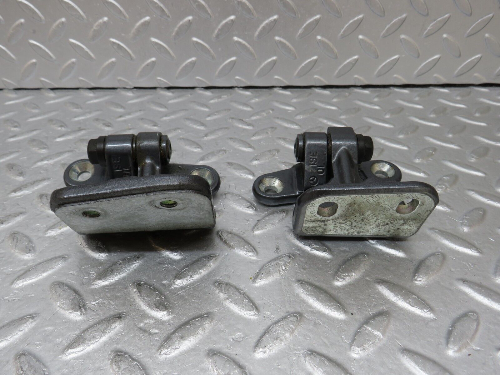 35268 Mercedes-Benz W221 Rear Right Door Hinge