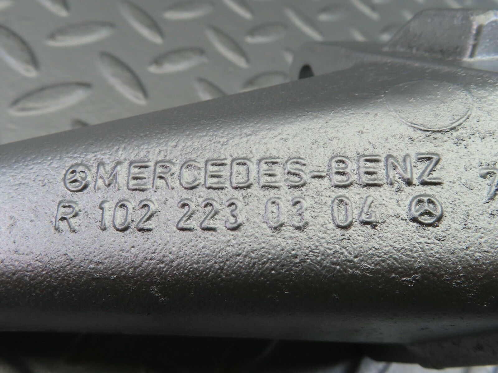 7751 Mercedes-Benz S123 230TE Wagon Engine Mount Bracket Right Side 1022230304