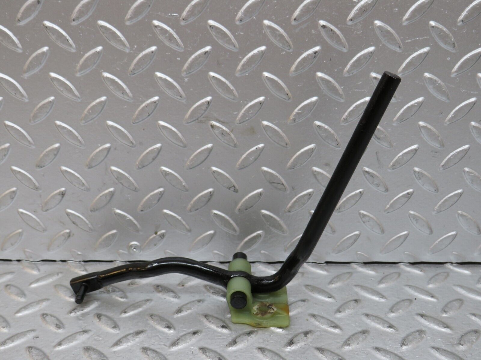 28368 Mercedes-Benz S123 240D Wagon Accelerator Pedal Linkage