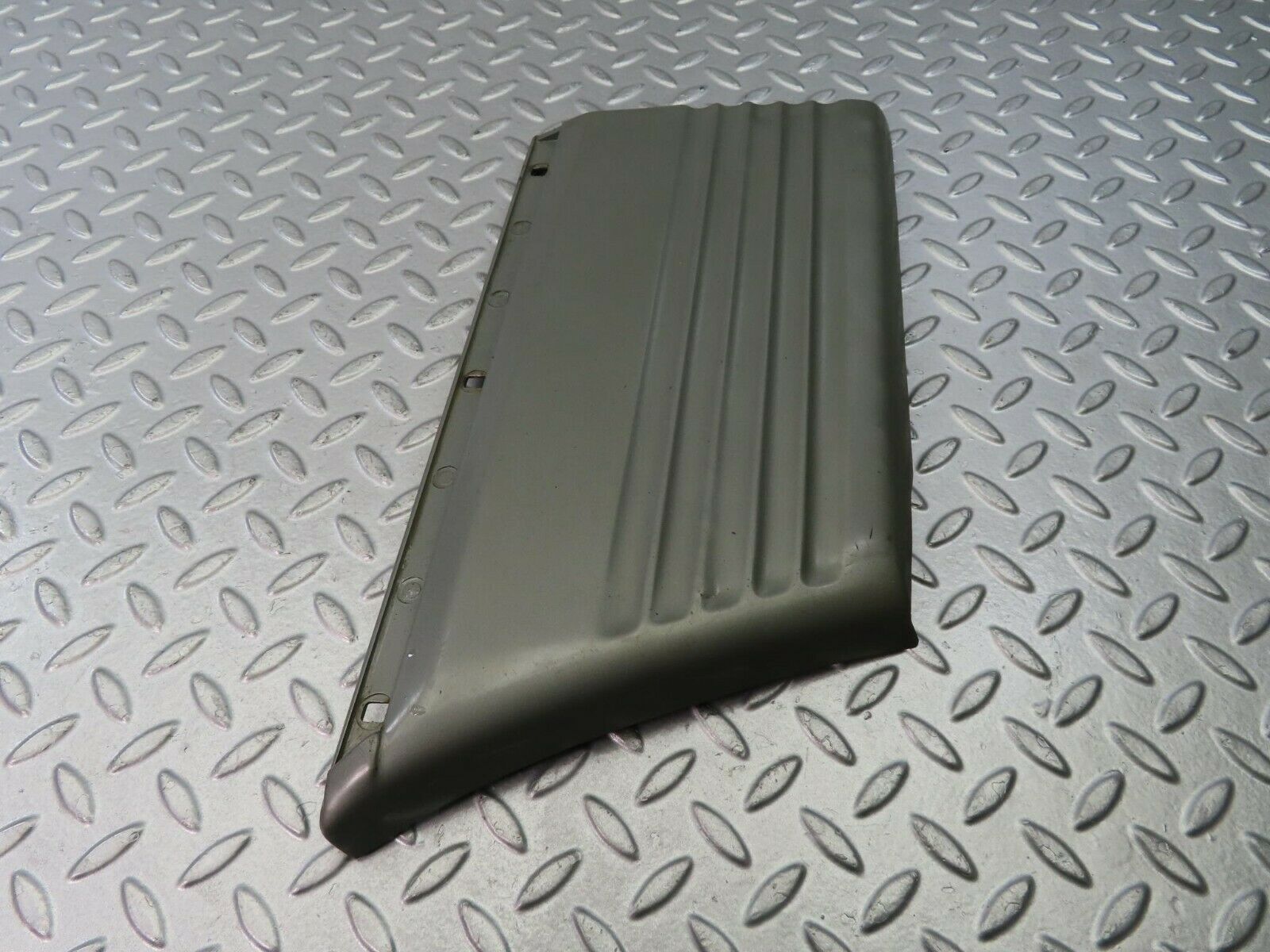 9073 Mercedes-Benz W126 Front Left Fender Wing Moulding Trim 1266902140