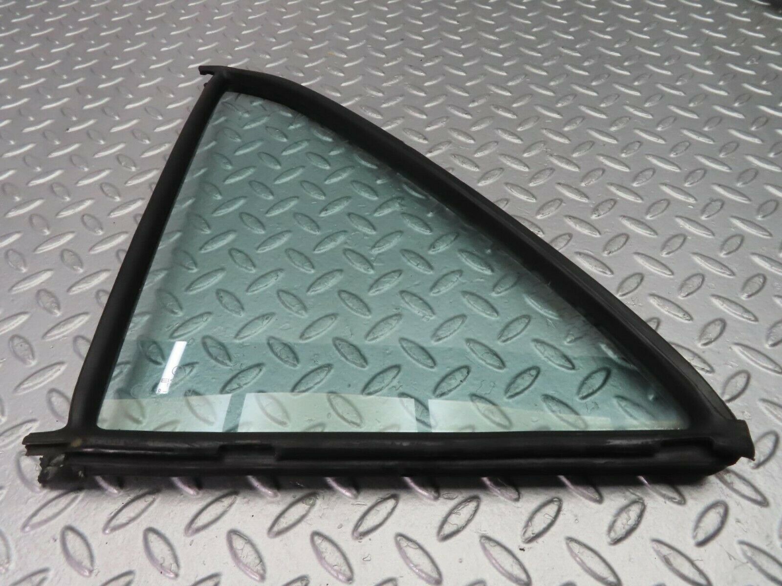 10779 Mercedes-Benz W123 230E Rear Left Quarter Window Glass 1237350124