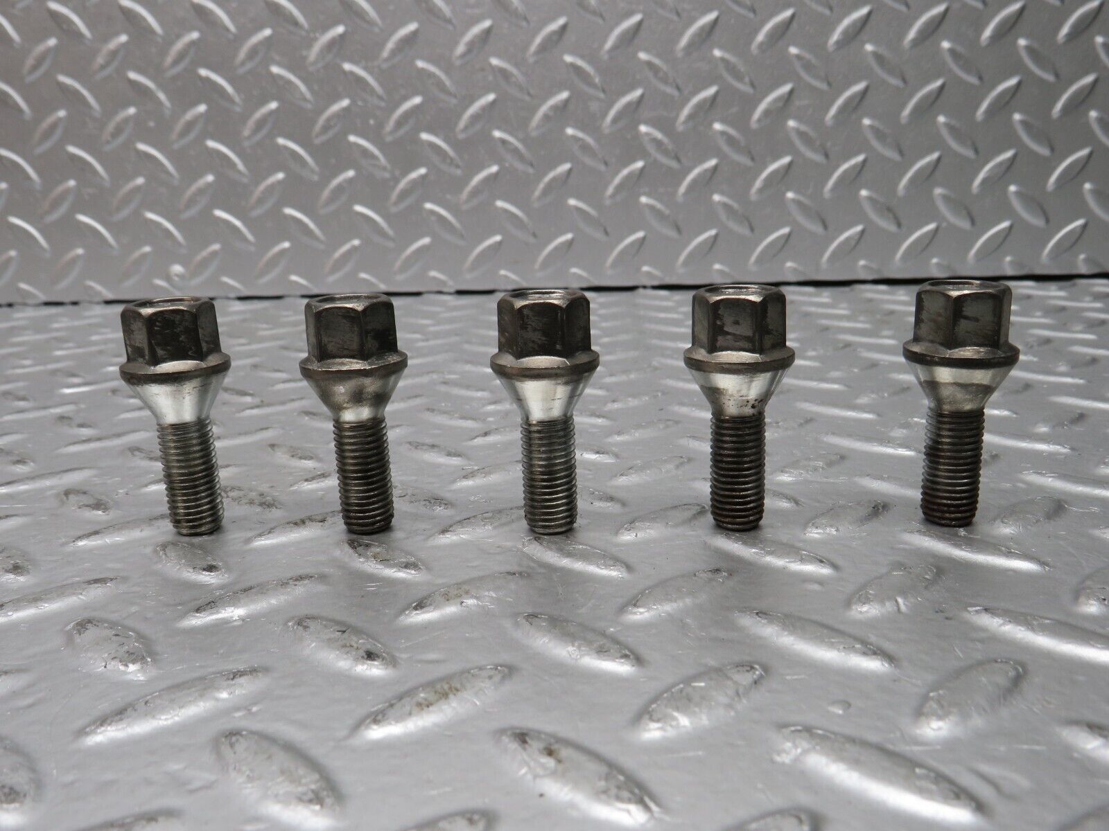 31865 Mercedes-Benz 5x Alloy Wheel Lug Bolt M12x1.5