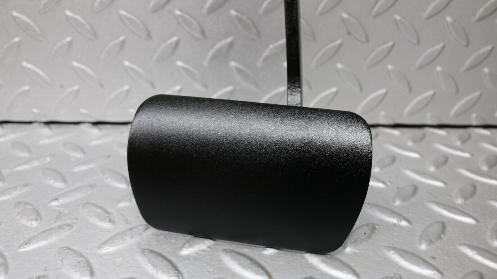 37200 Mercedes-Benz C126 420SEC Coupe Brake Pedal