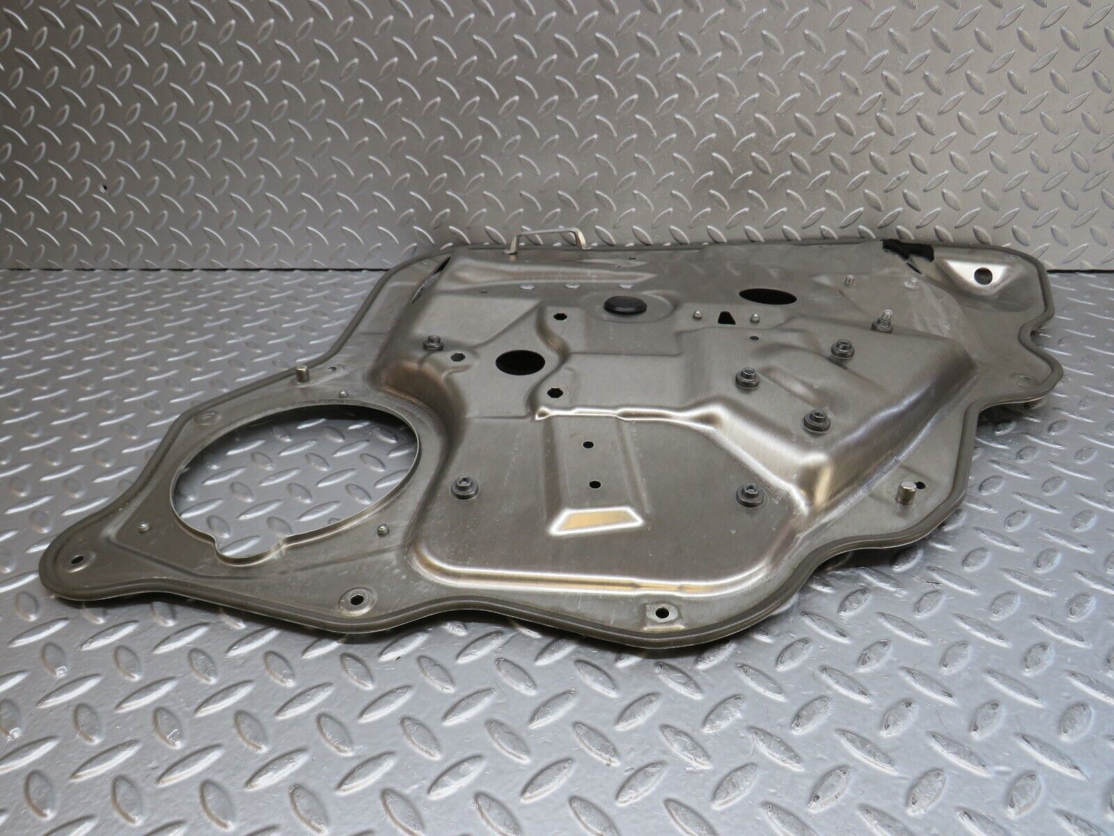 35107 Mercedes-Benz W221 Rear Left Window Regulator Support Panel