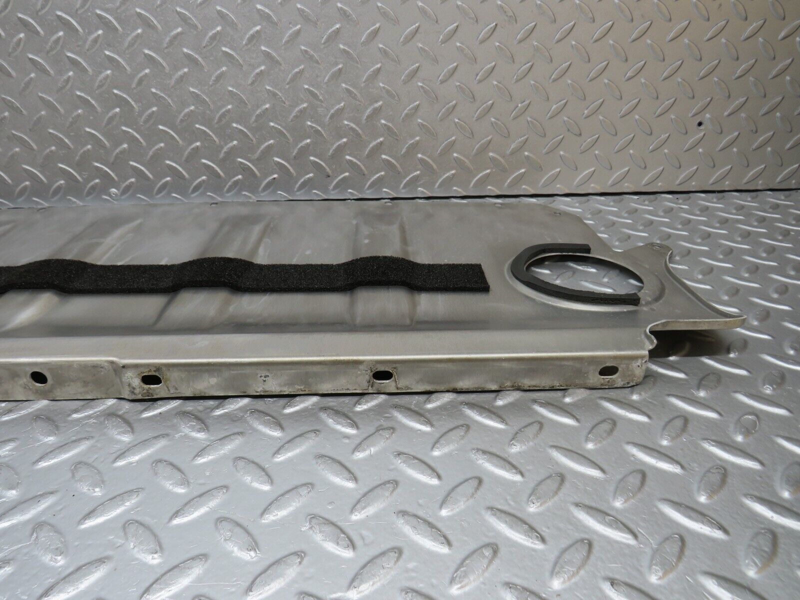 39520 Mercedes-Benz R129 320SL Coupe Fuel Tank Rear Cover