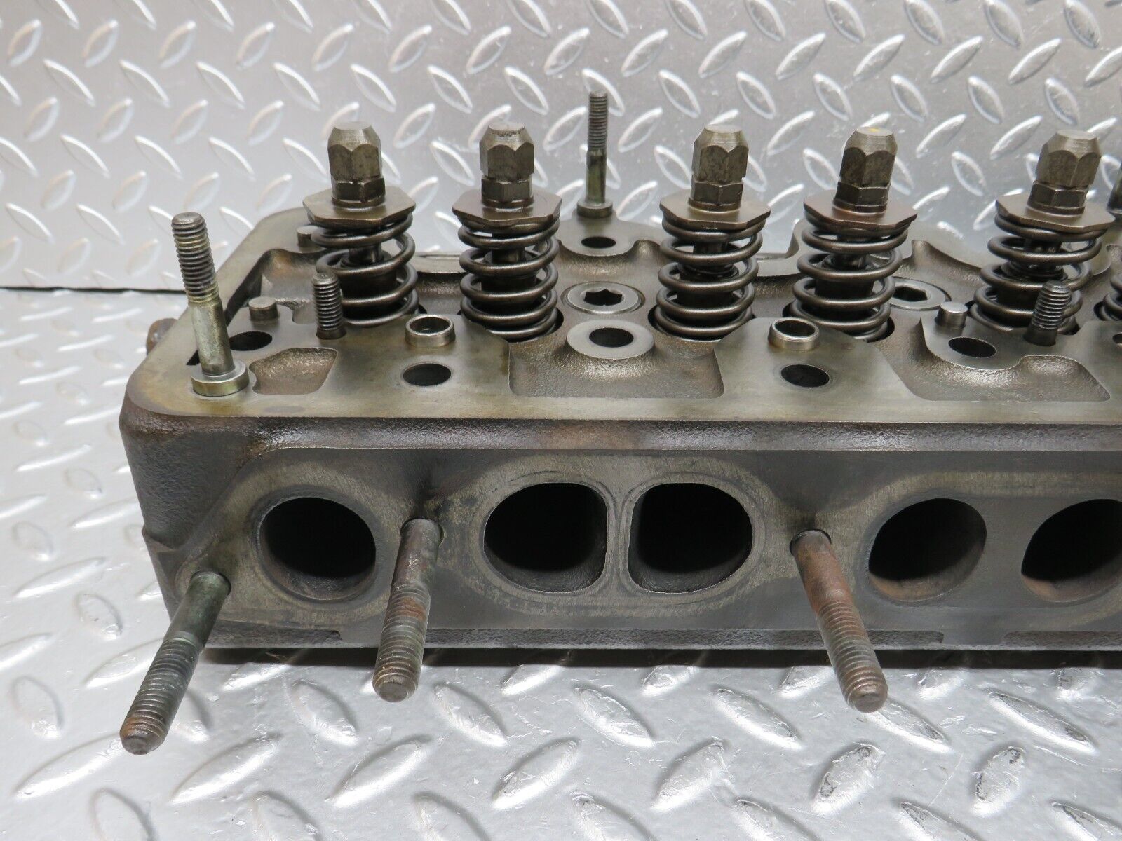 31138 Mercedes-Benz W123 200D Cylinder Head 6150162301
