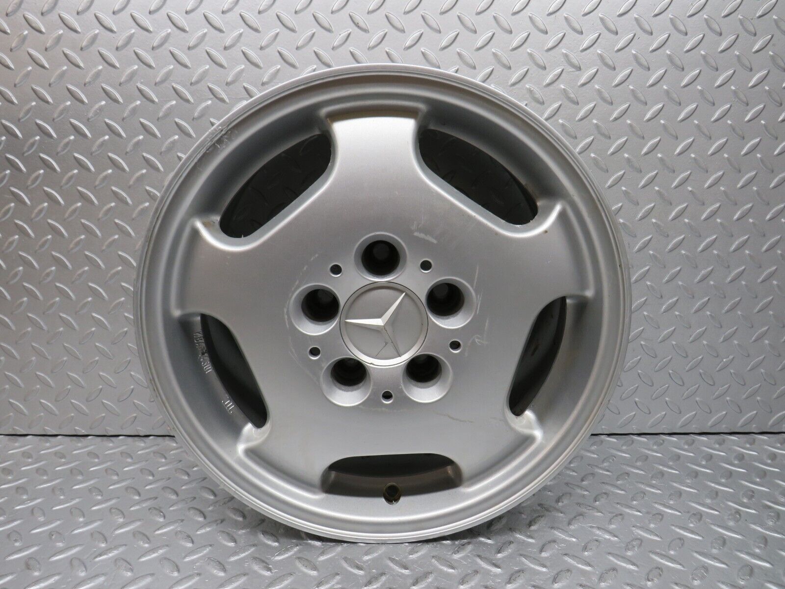 38190 Mercedes-Benz A124 Alloy Wheel 7Jx15H2 ET37 KBA44301